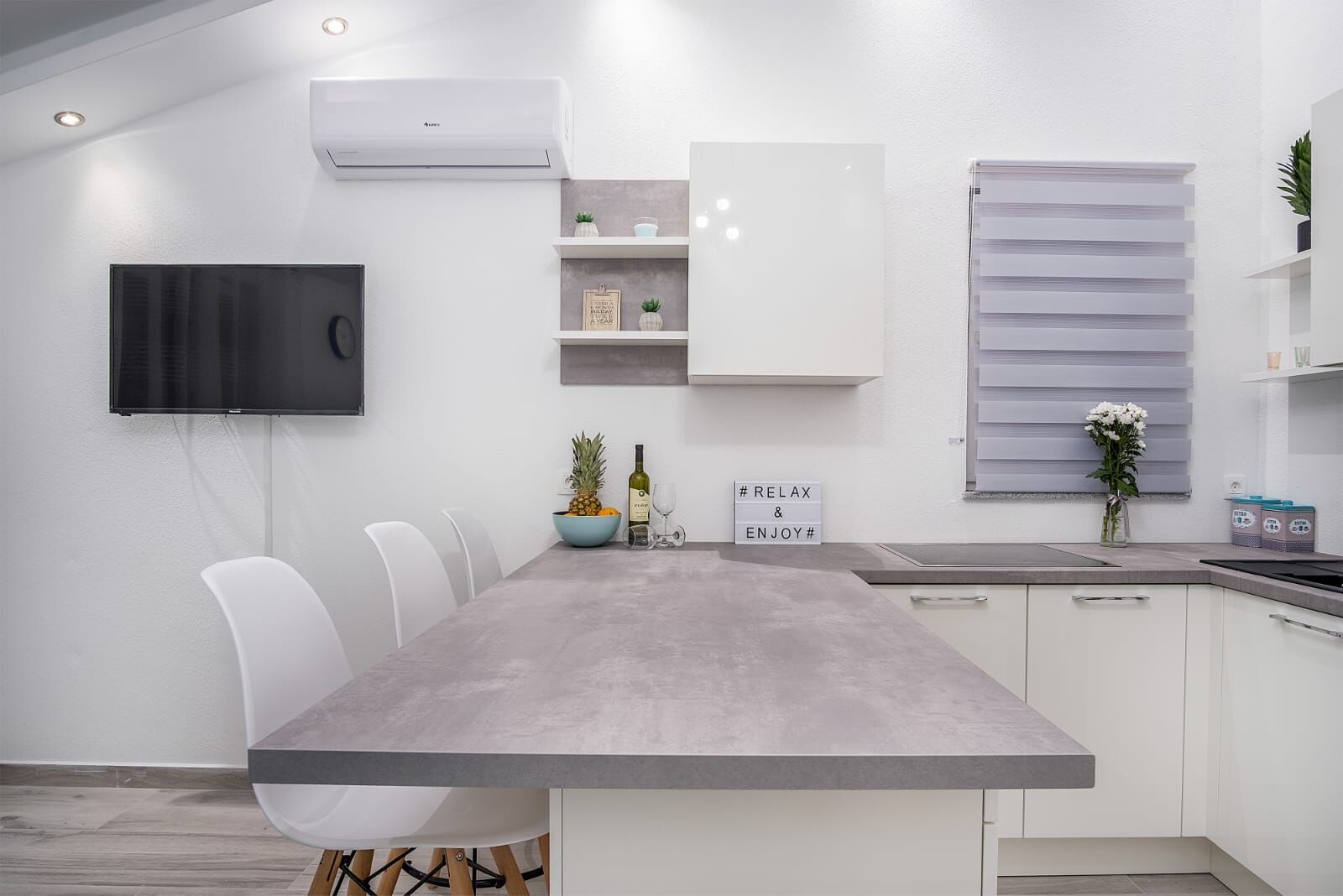Apartments Seaside apartments Polić 82541-A5
