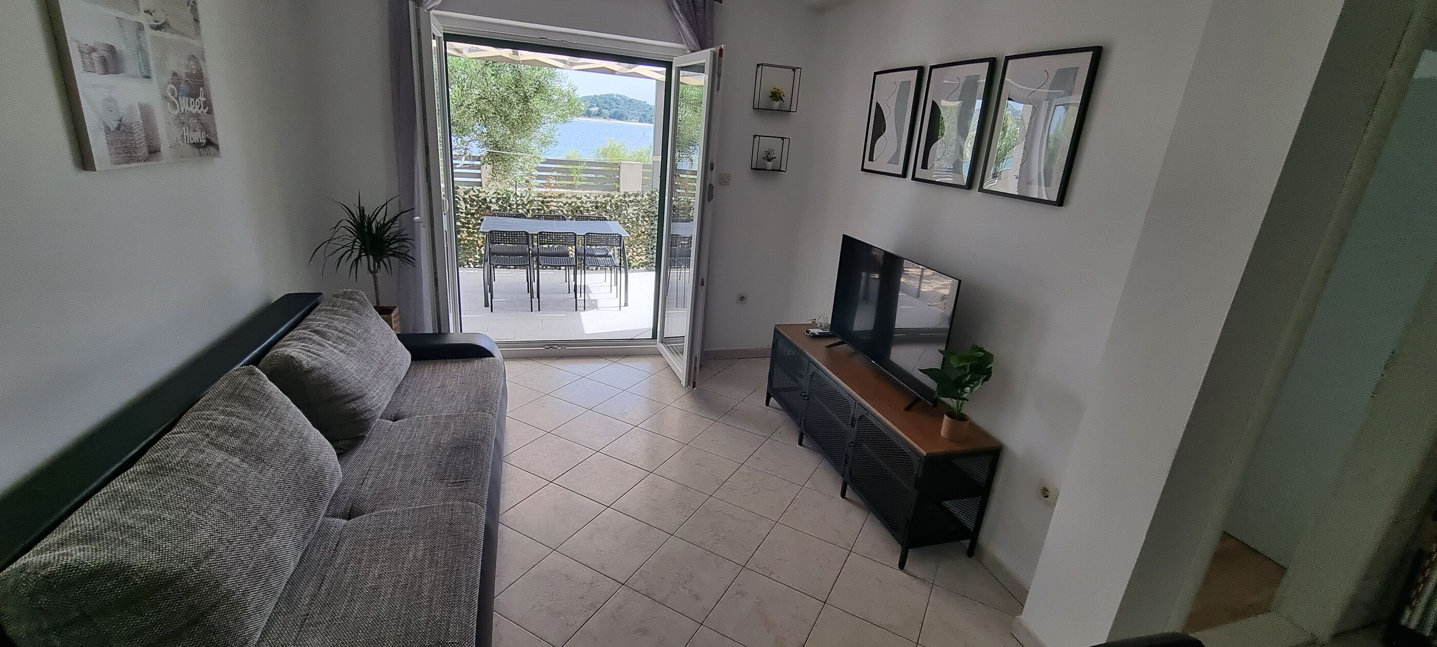 Apartments Seaside apartments Polić 82541-A2
