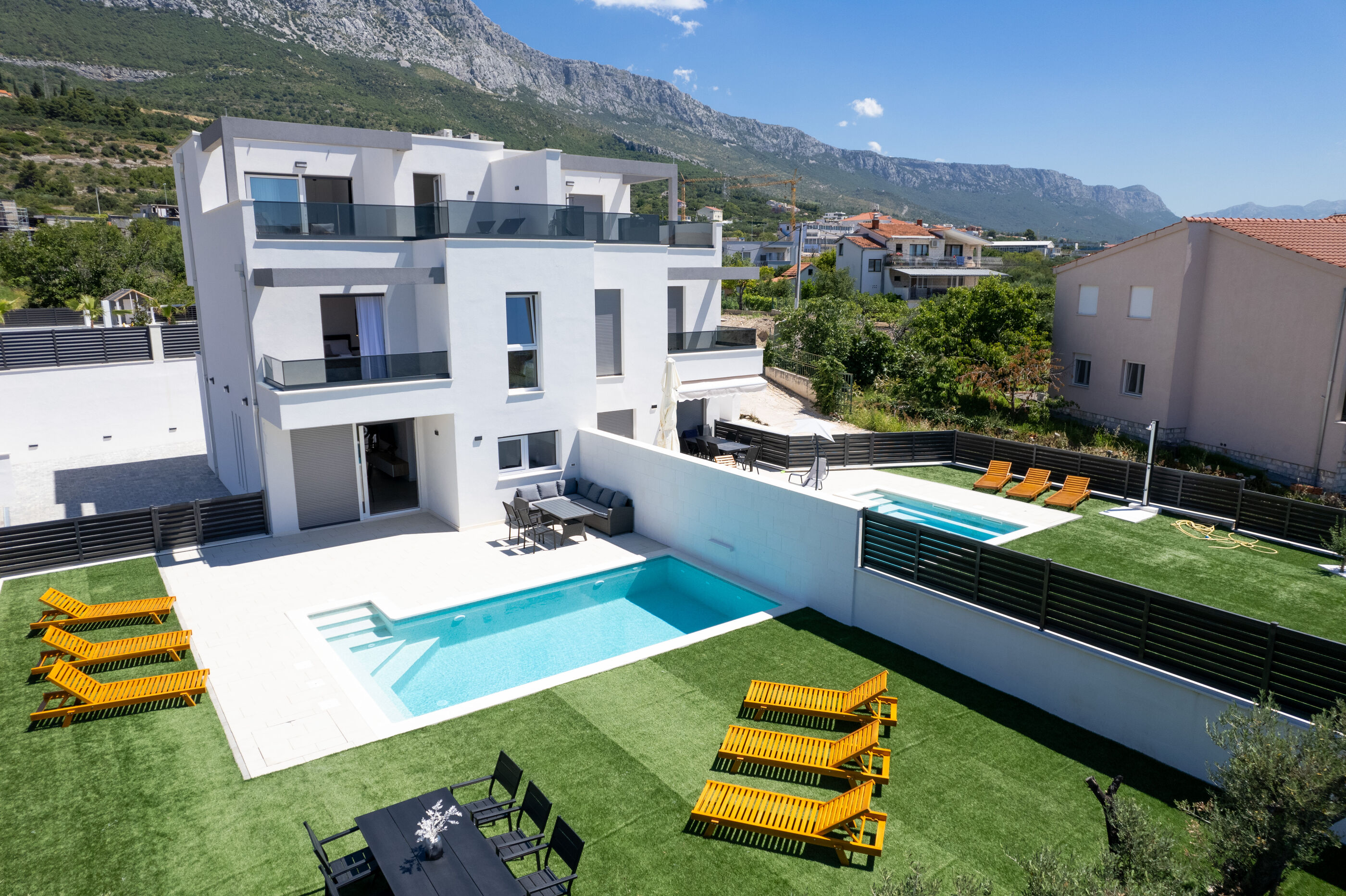 Villa Flora V0122-K1