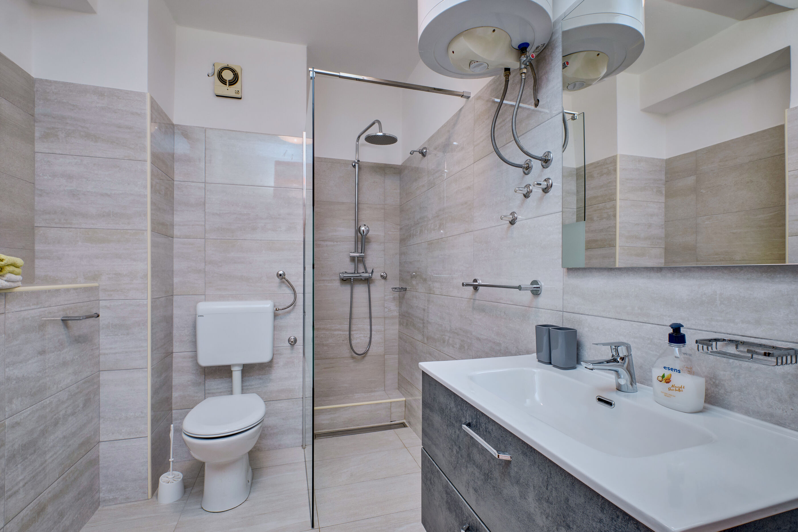 Apartments Suzana 94060-A1