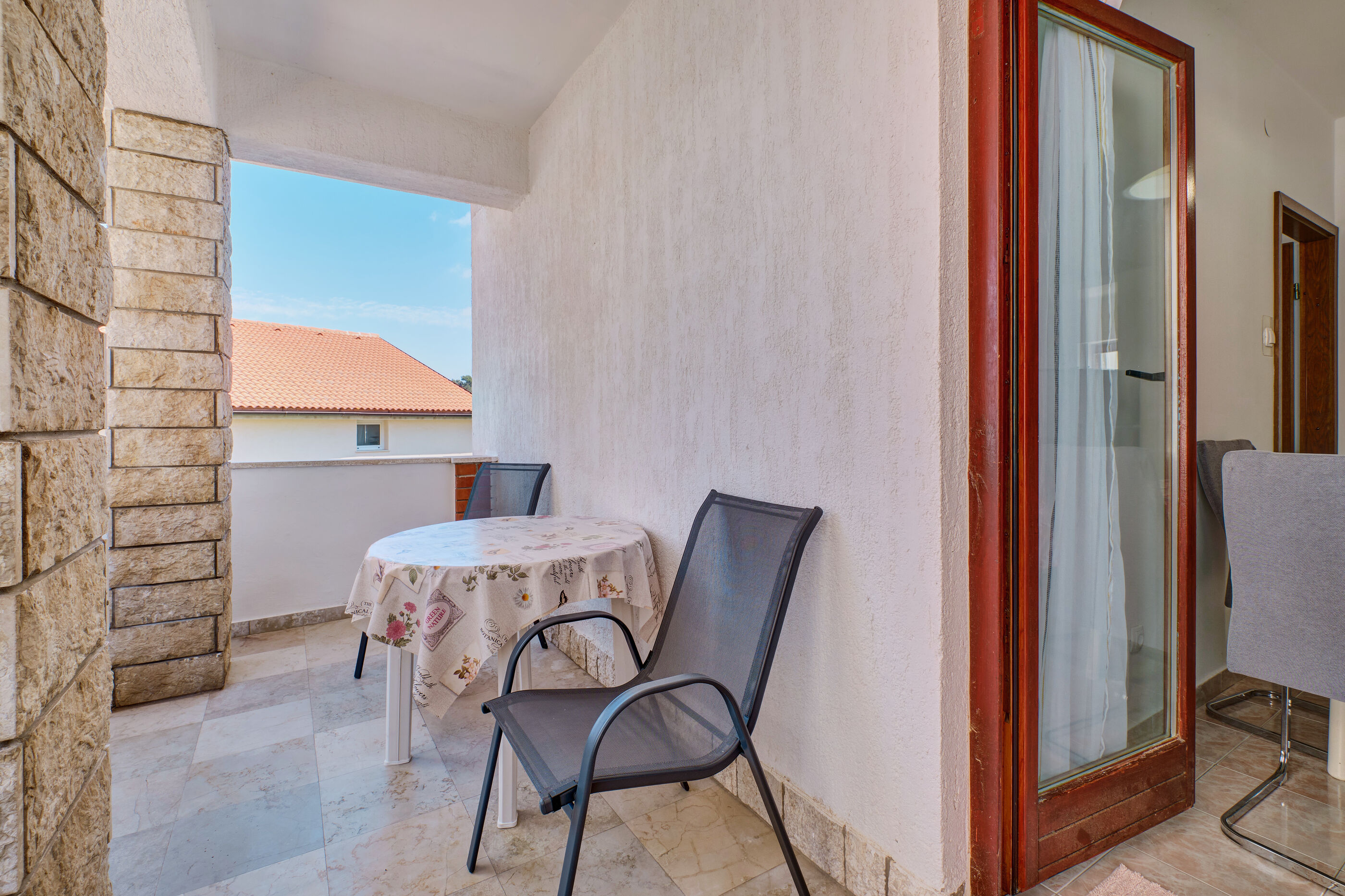 Apartments Suzana 94060-A2