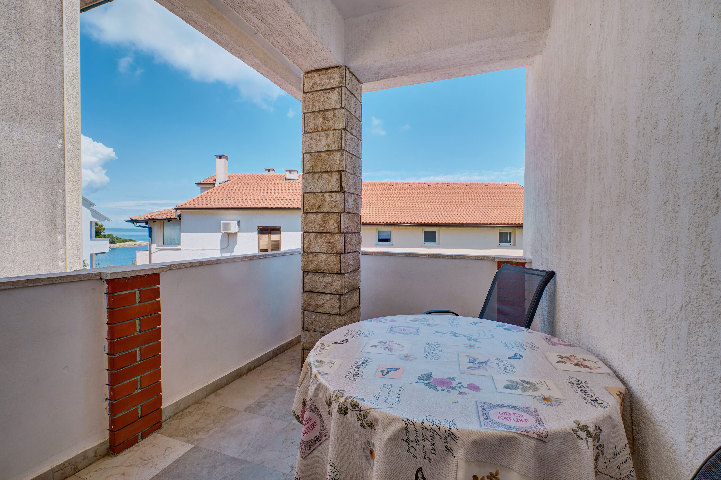 Apartments Suzana 94060-A2