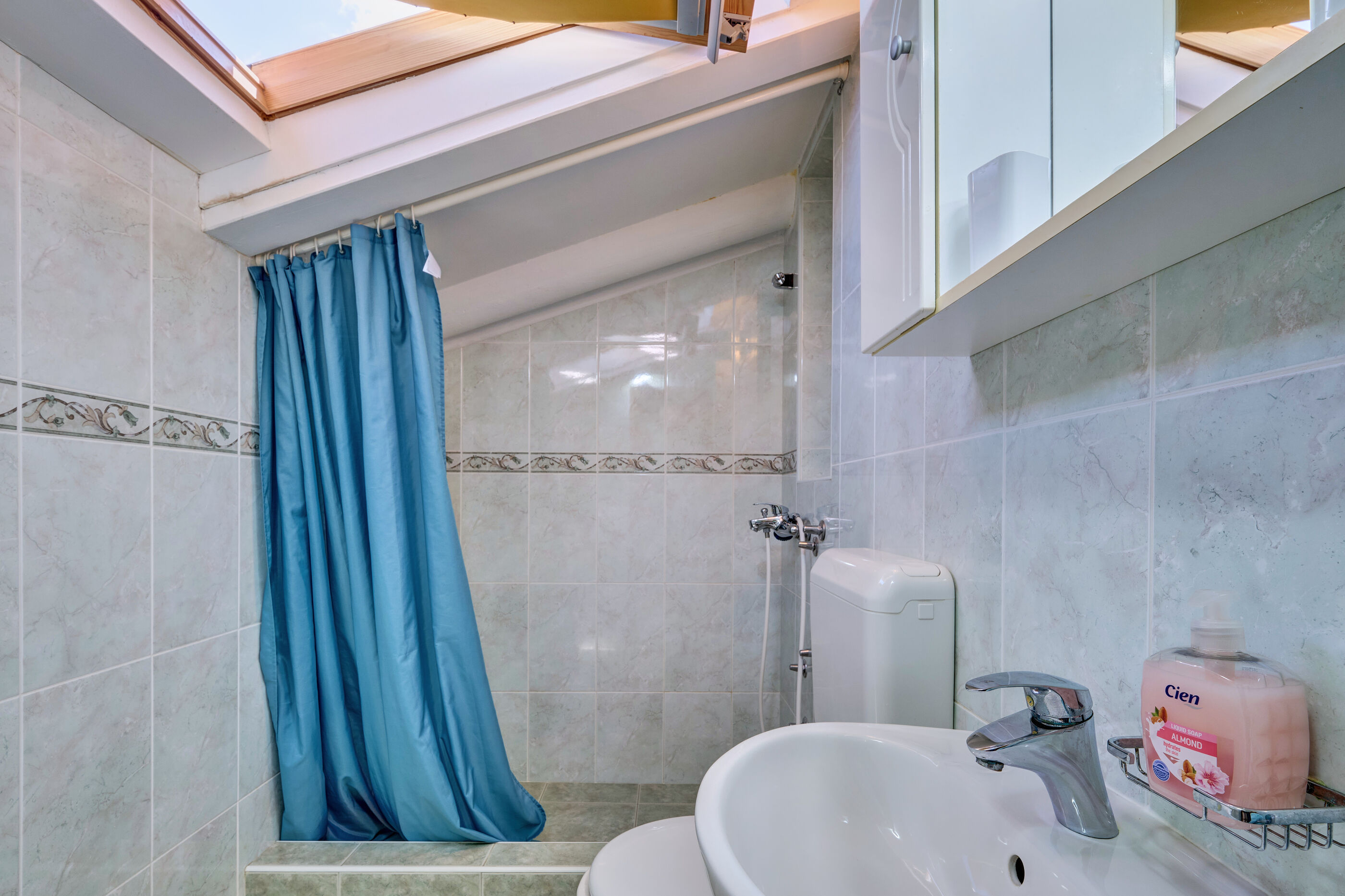 Apartments Suzana 94060-A3