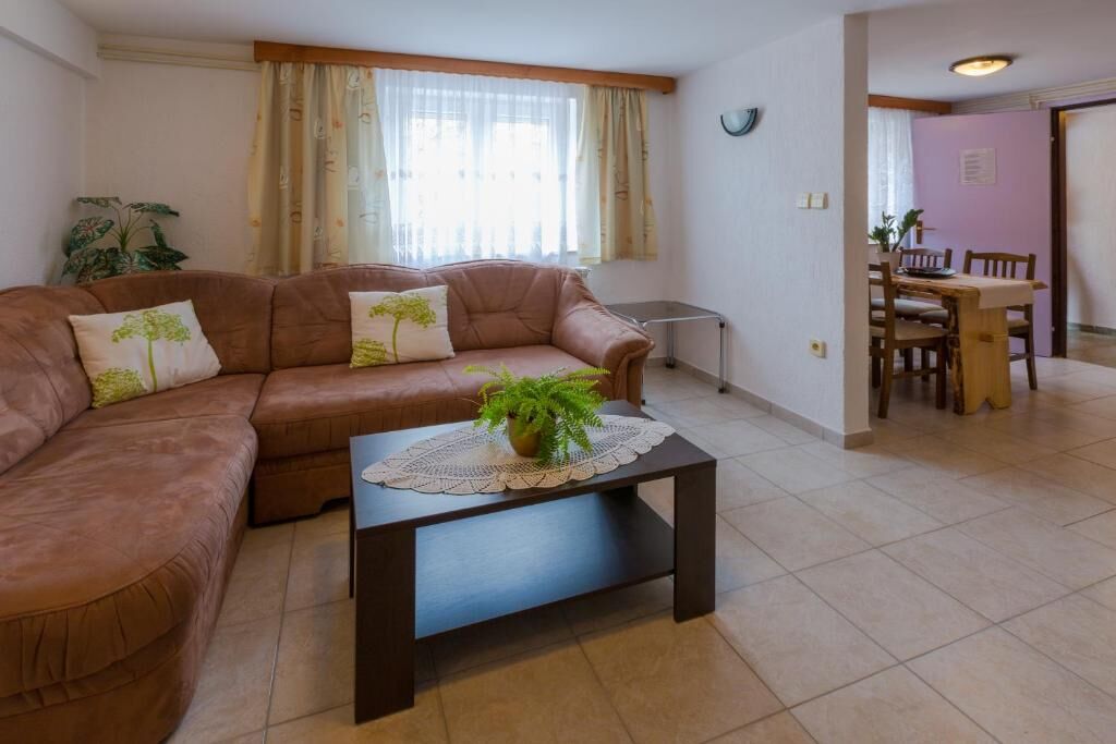 Apartments Panos 101472-A1