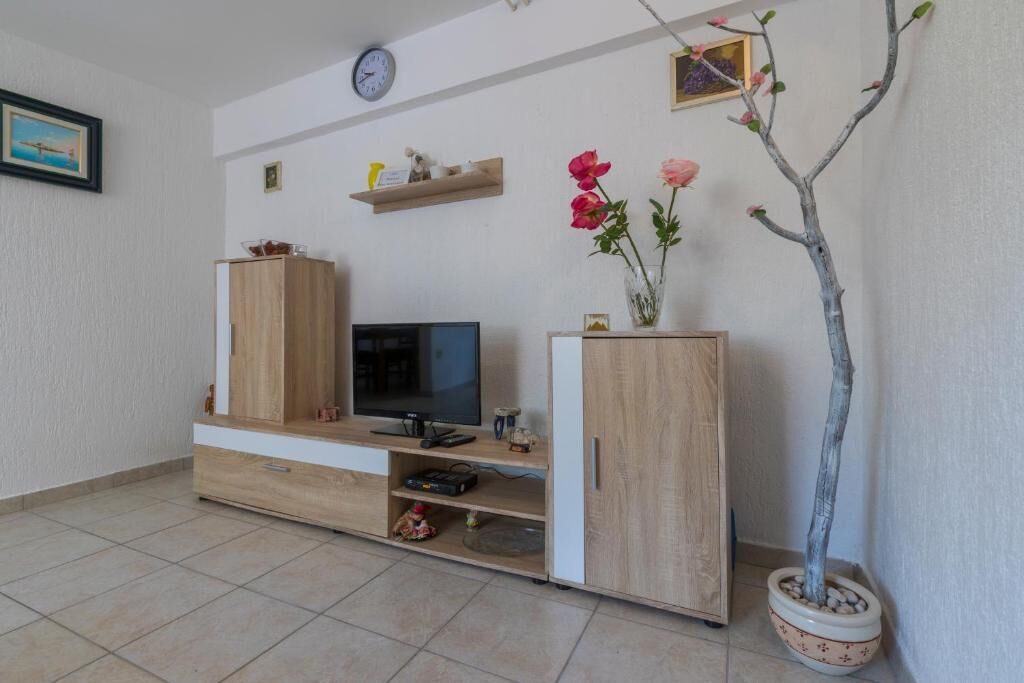 Apartments Panos 101472-A1