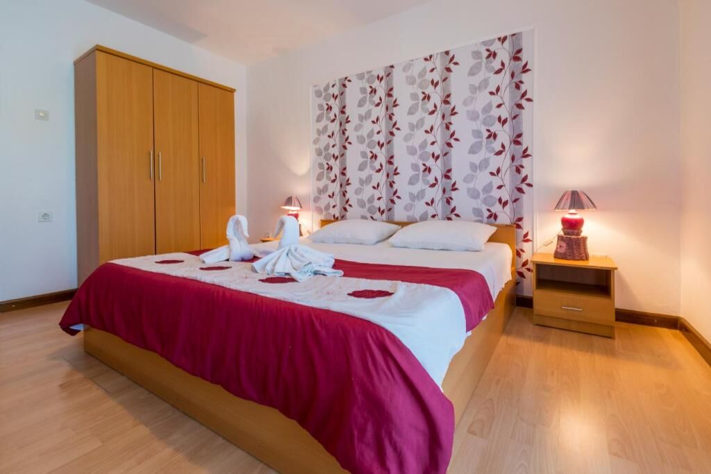 Apartments Panos 101472-A2