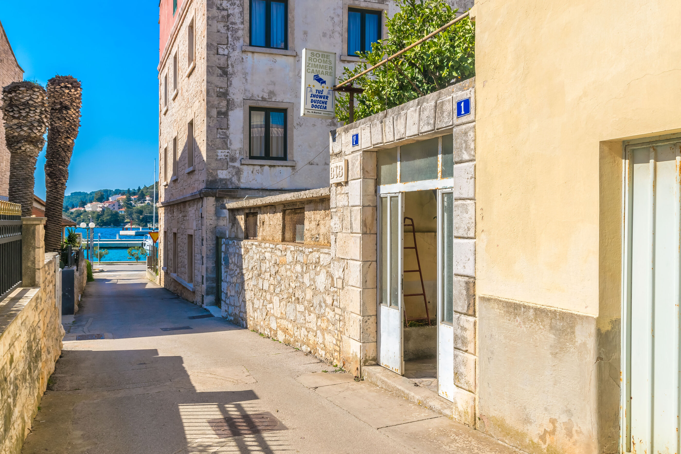 Apartment and Rooms Angela 50861-A1