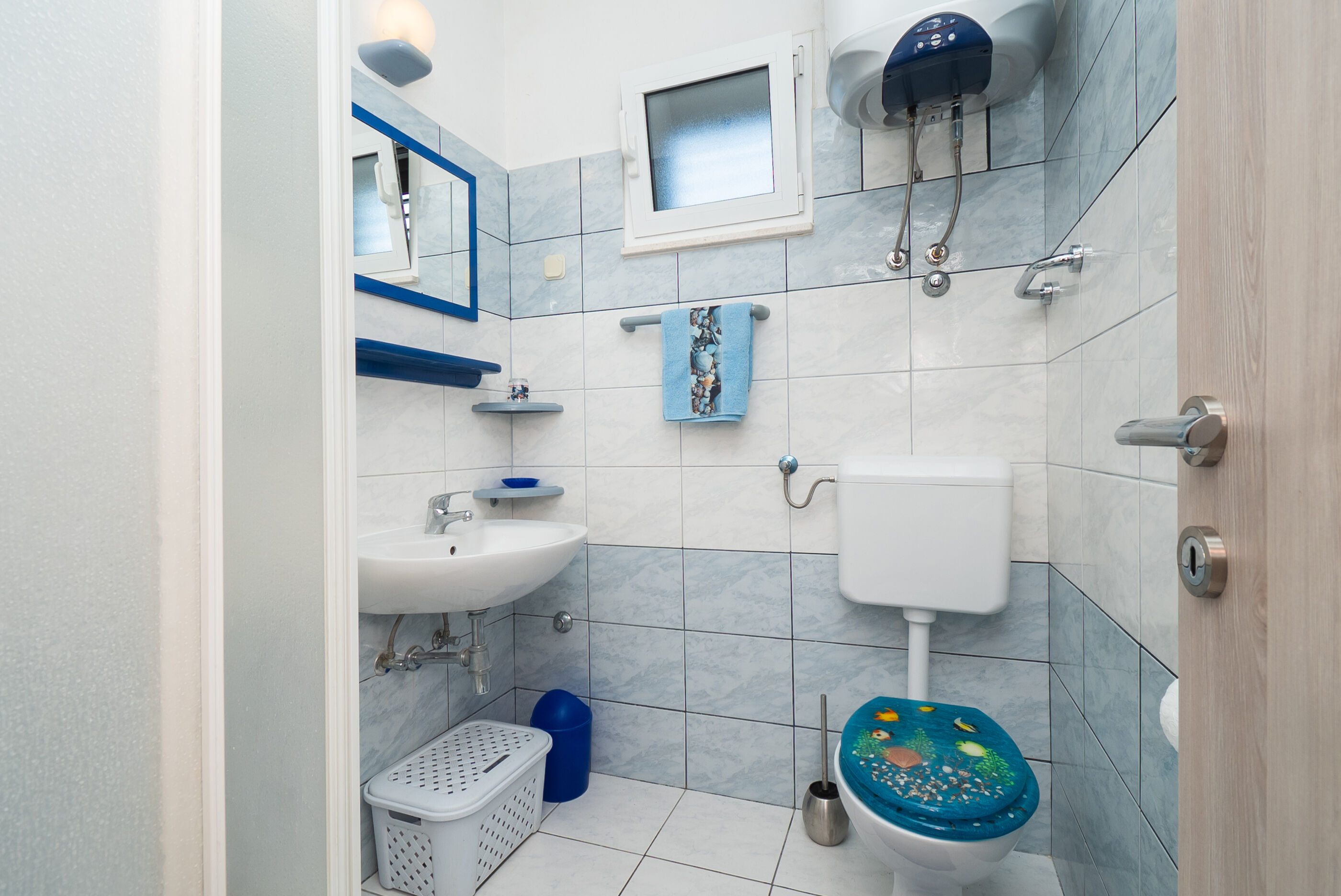 Apartments Hrvatić 21571-A1