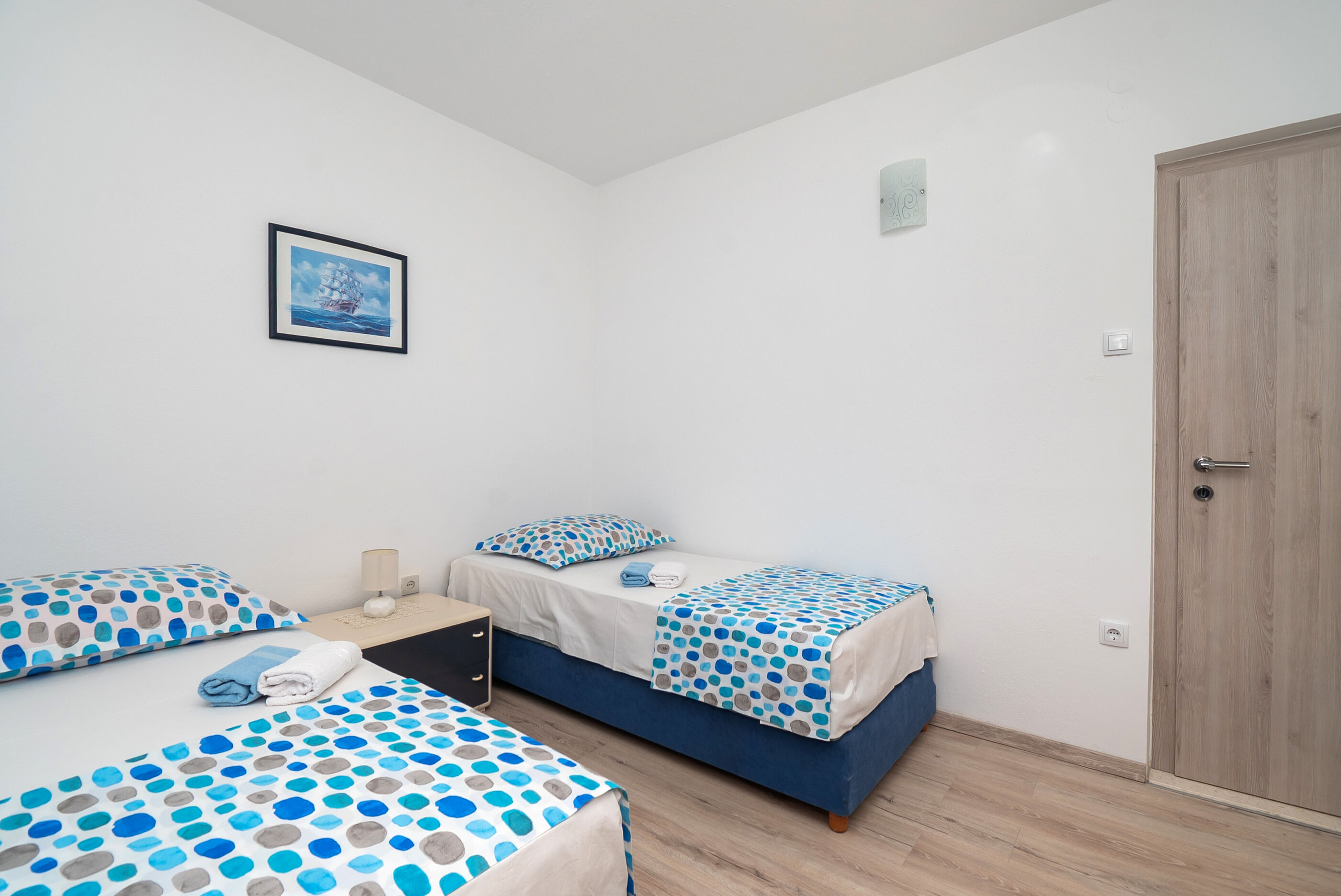Apartments Hrvatić 21571-A1