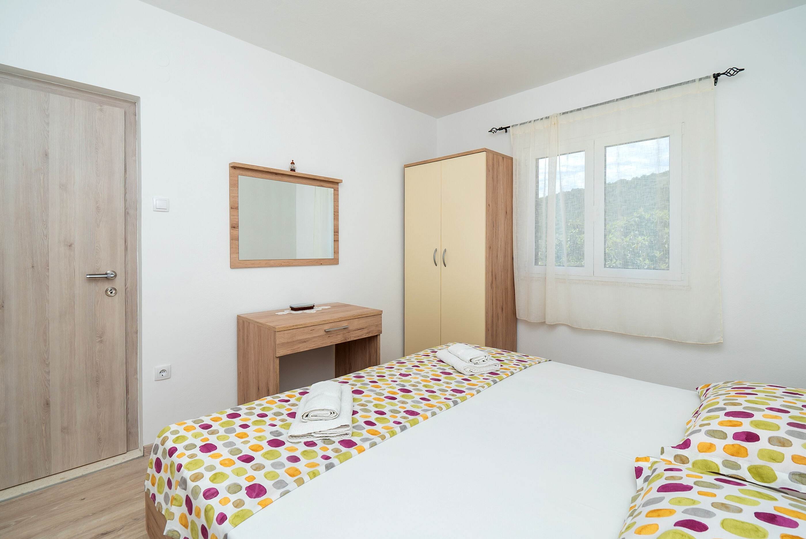 Apartments Hrvatić 21571-A1