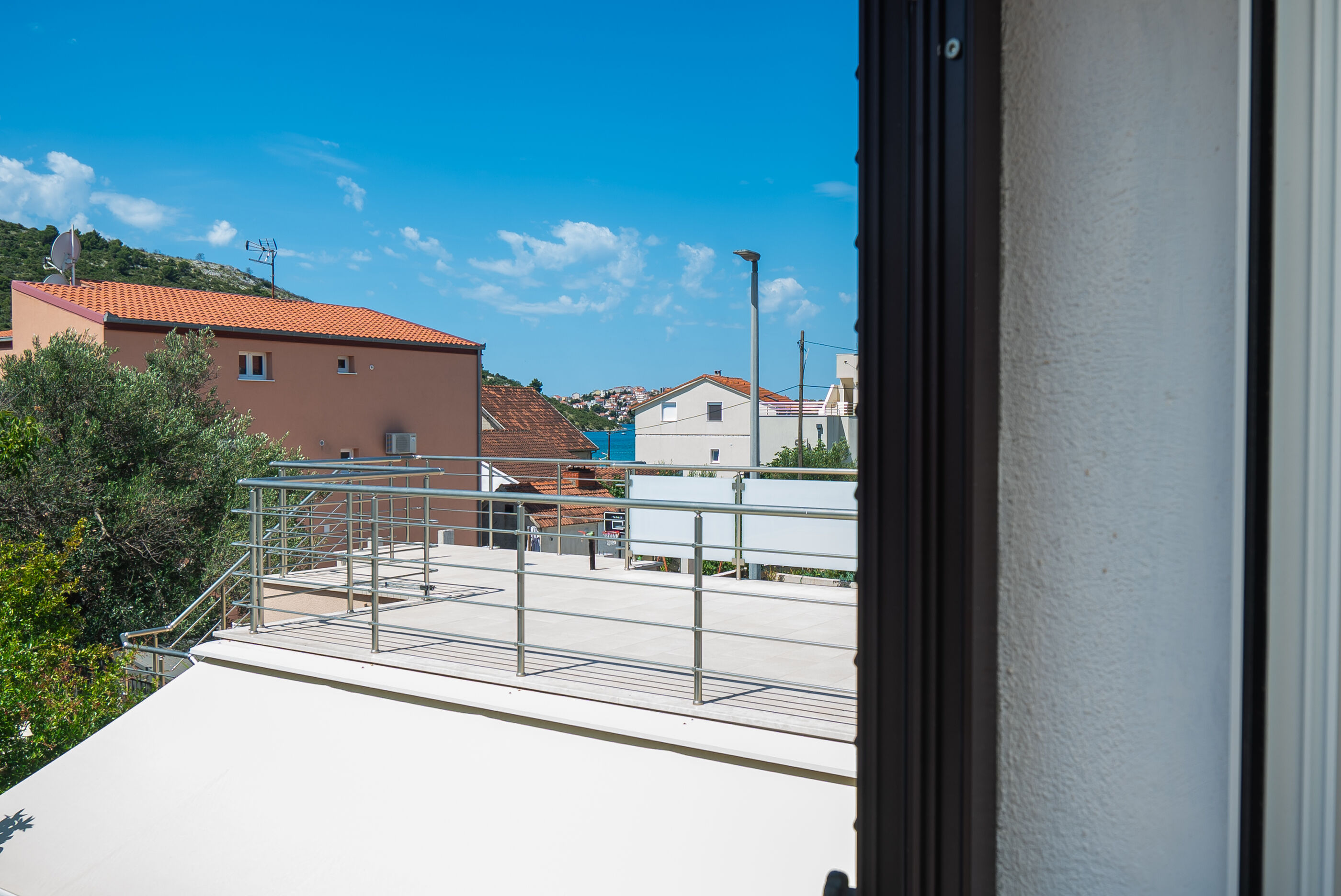 Apartments Hrvatić 21571-A1