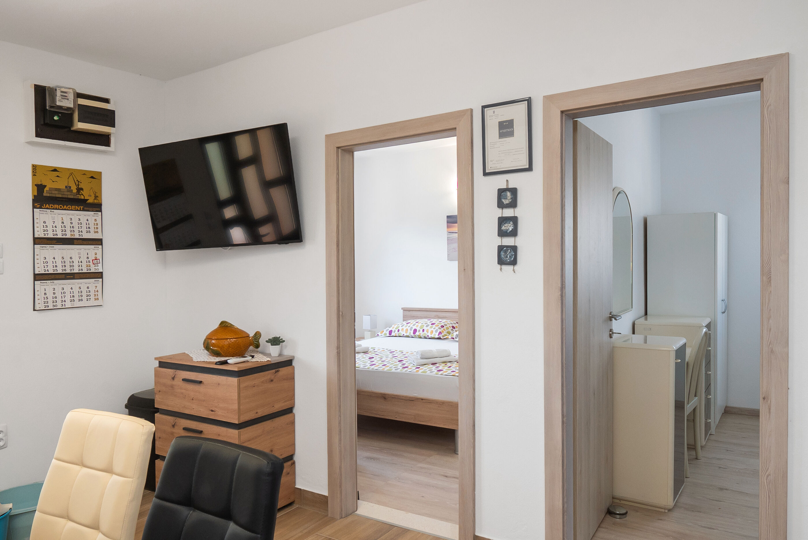 Apartments Hrvatić 21571-A1