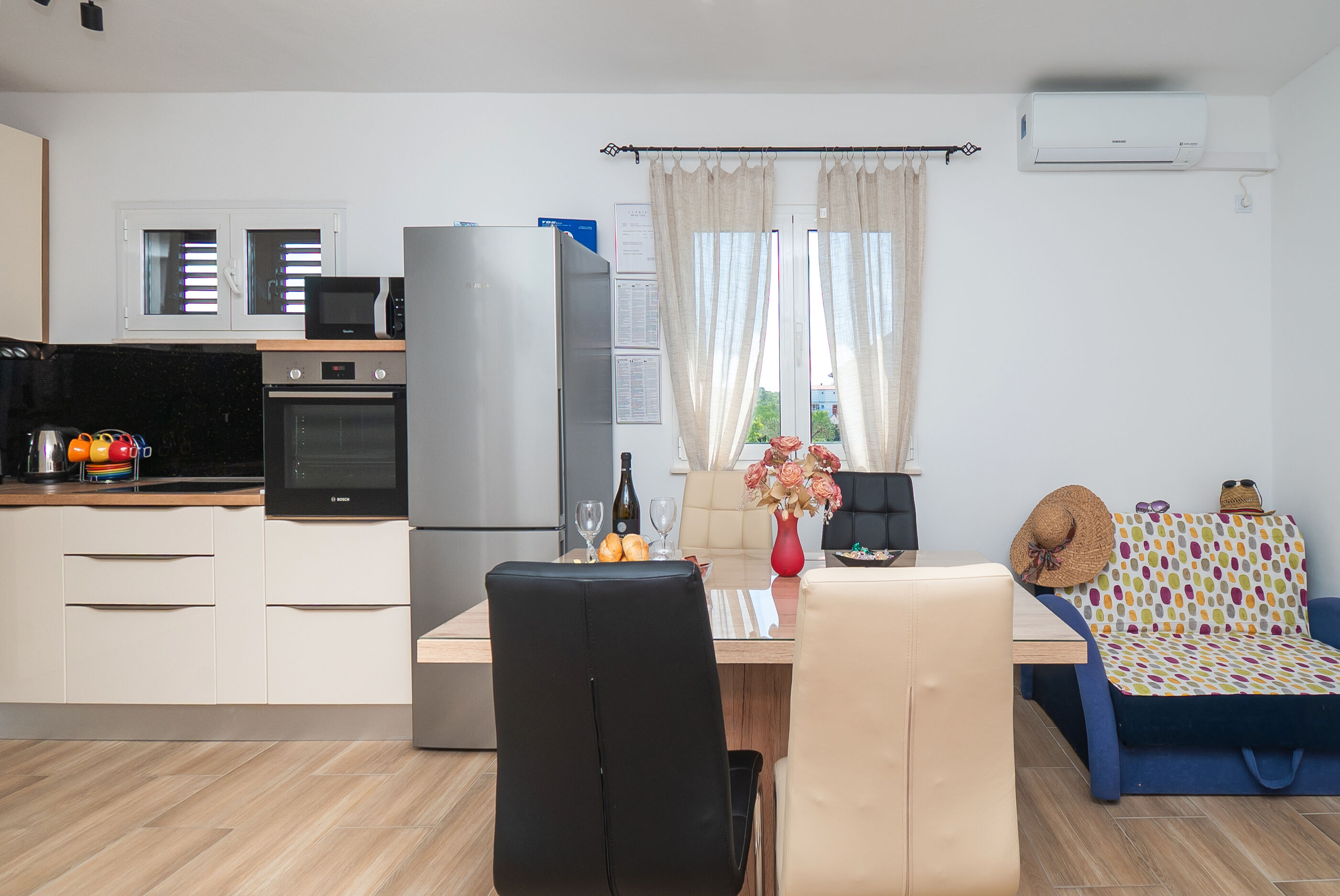 Apartments Hrvatić 21571-A1