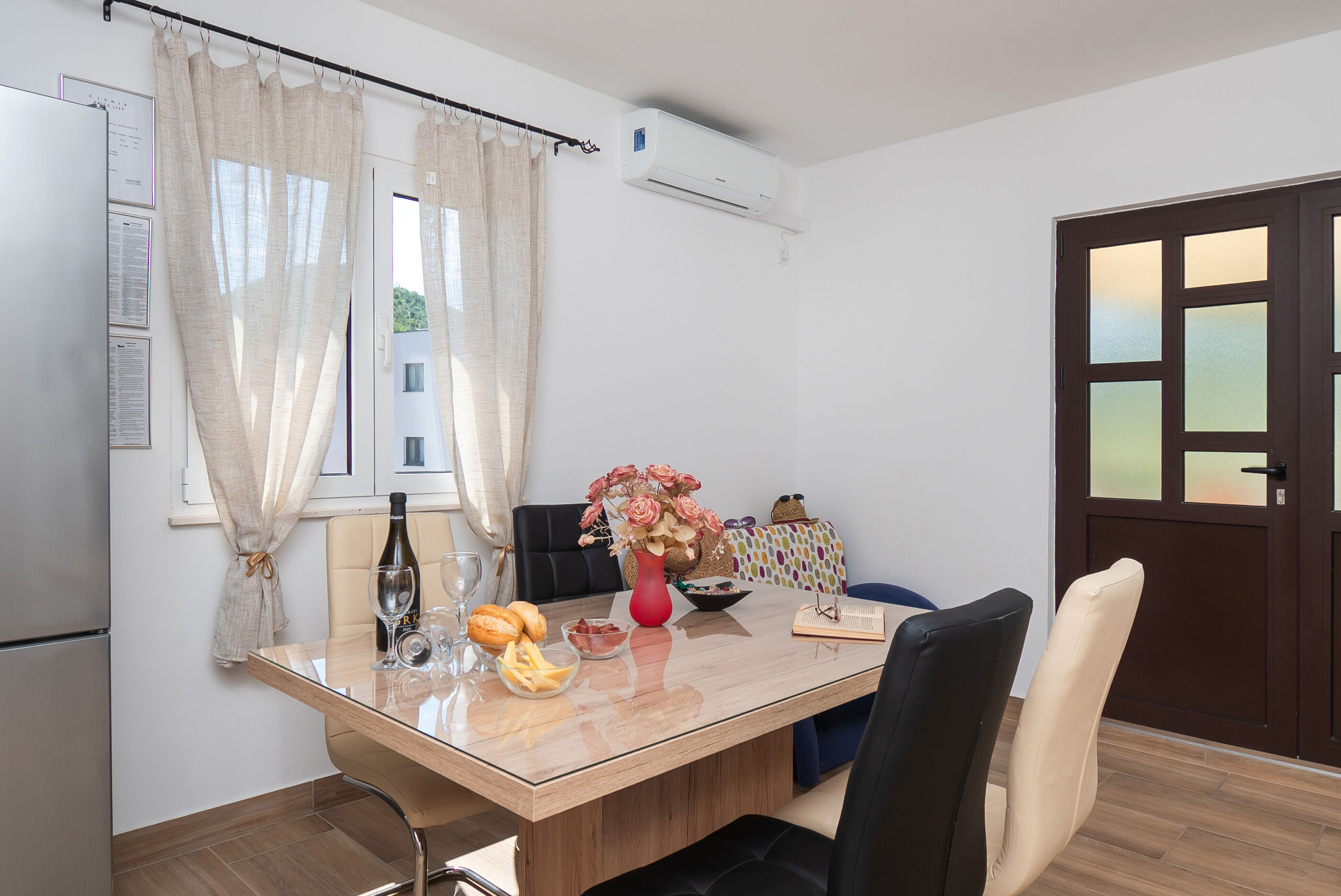 Apartments Hrvatić 21571-A1