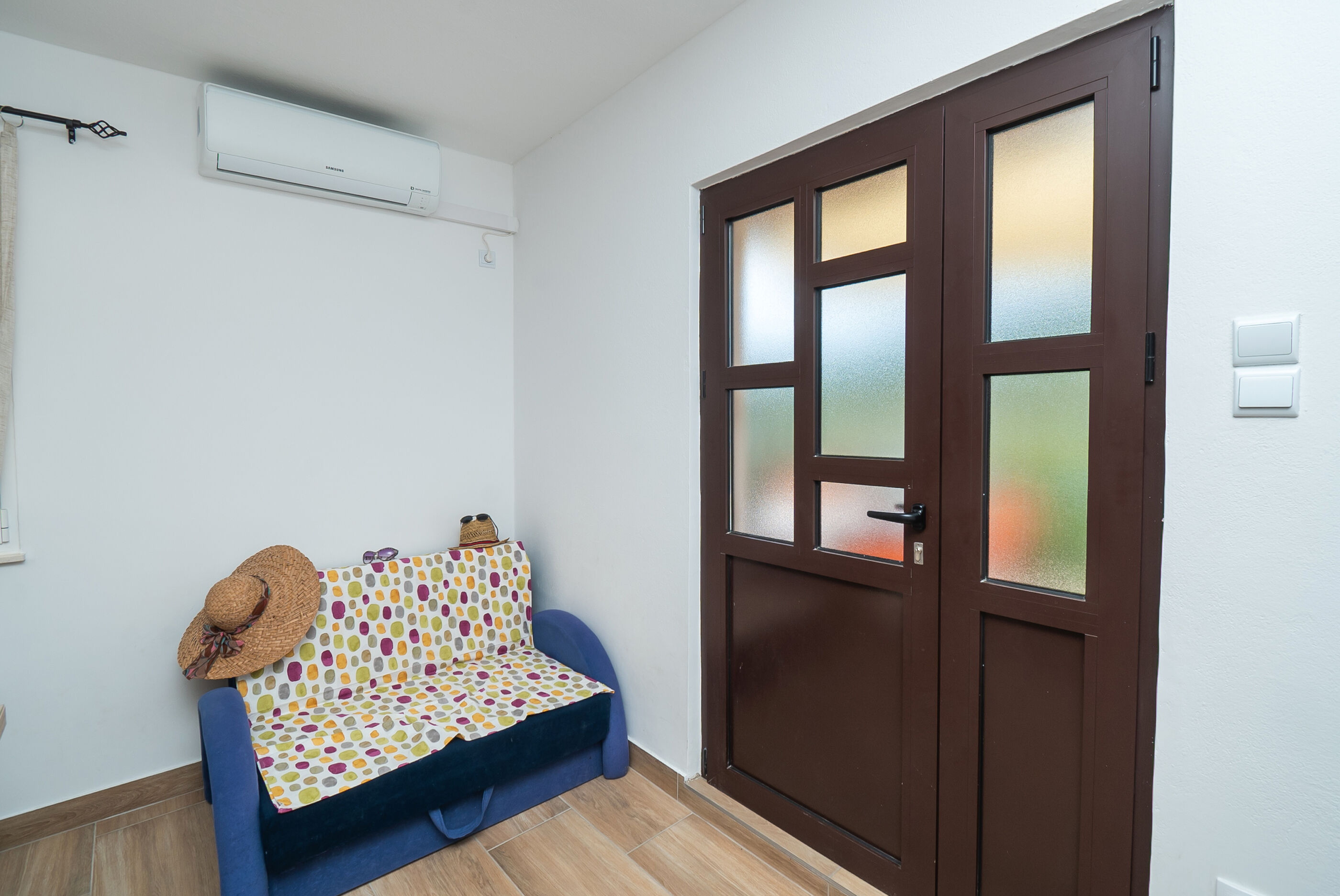 Apartments Hrvatić 21571-A1