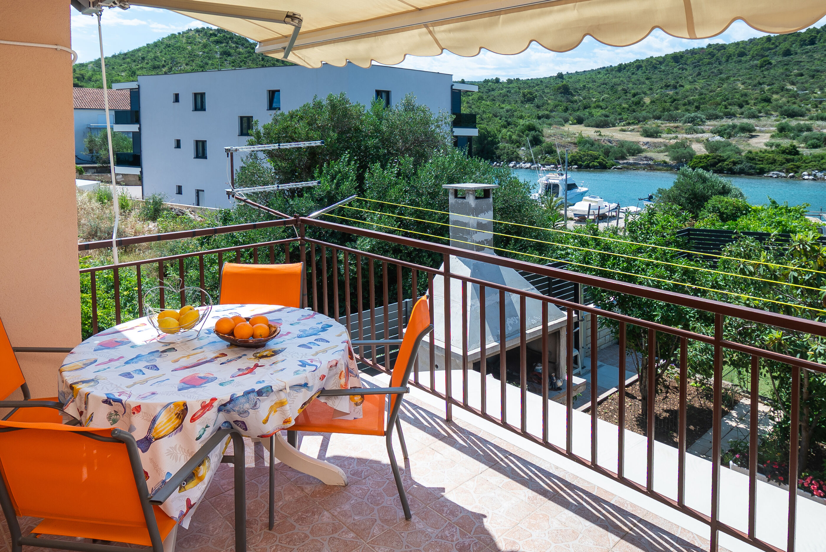 Apartments Hrvatić 21571-A1