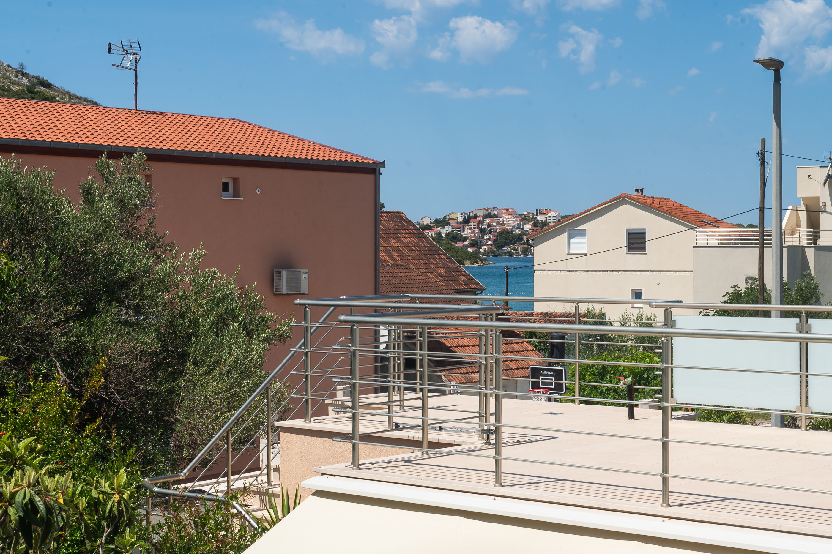 Apartments Hrvatić 21571-A1