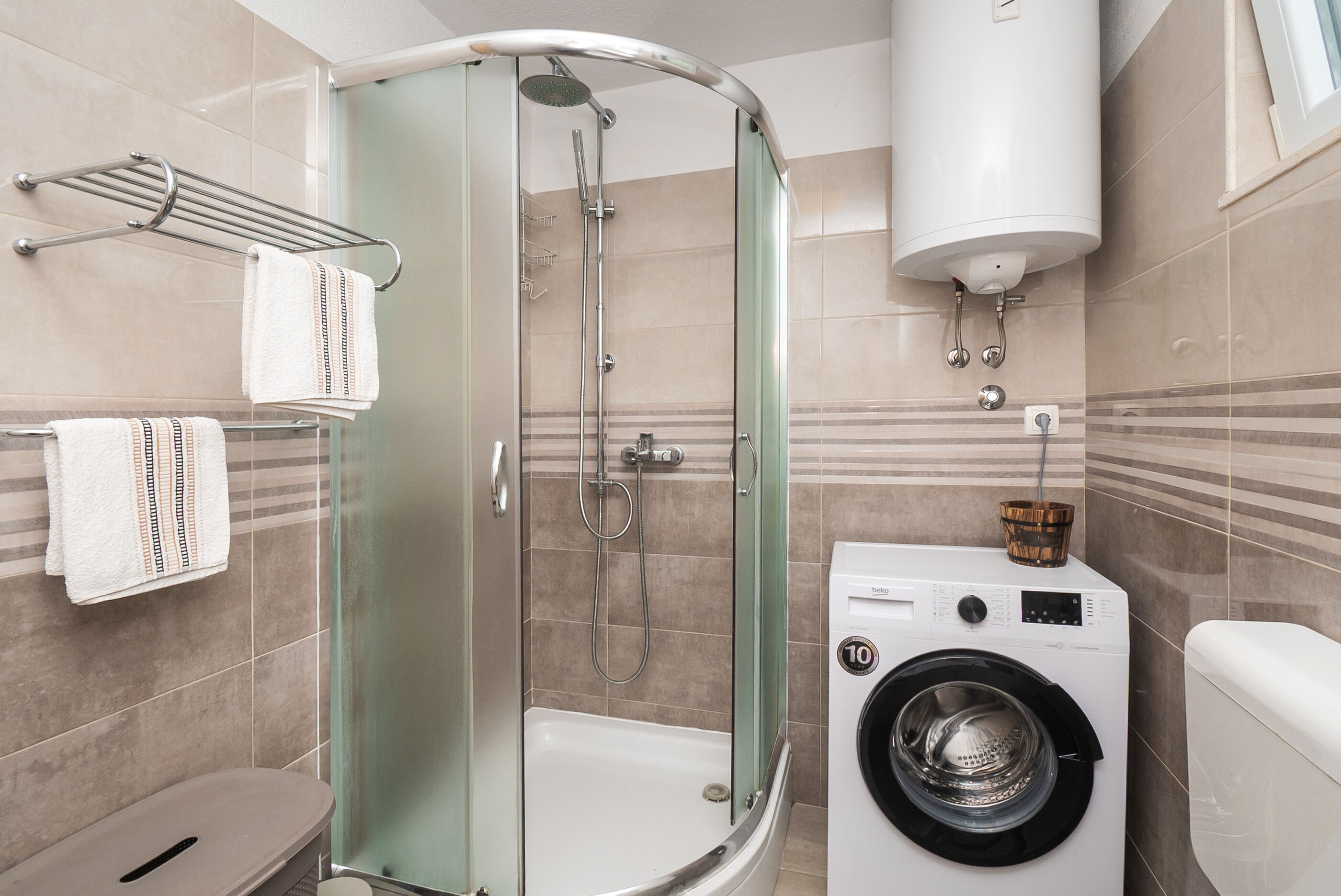 Apartments Hrvatić 21571-A3