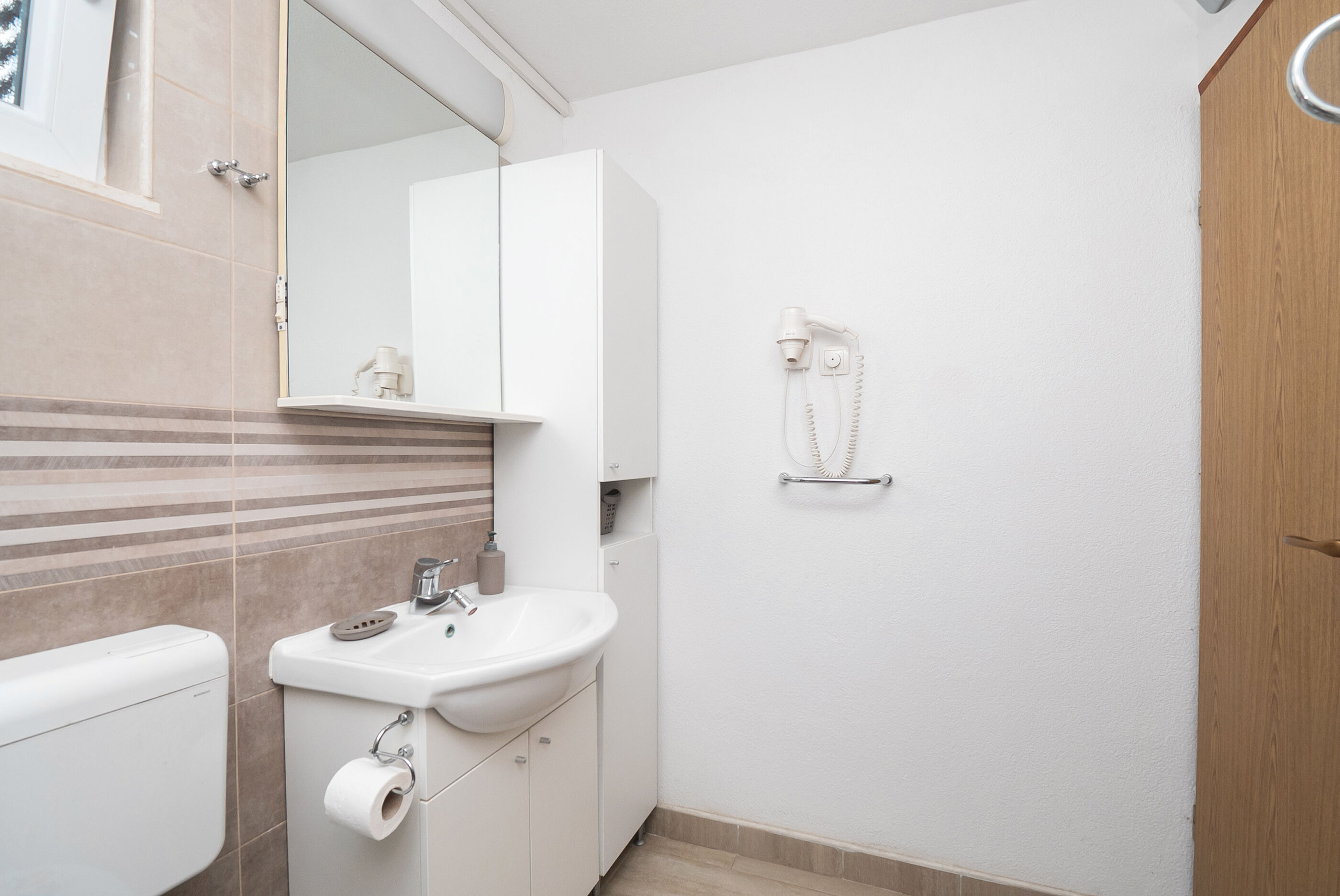 Apartments Hrvatić 21571-A3