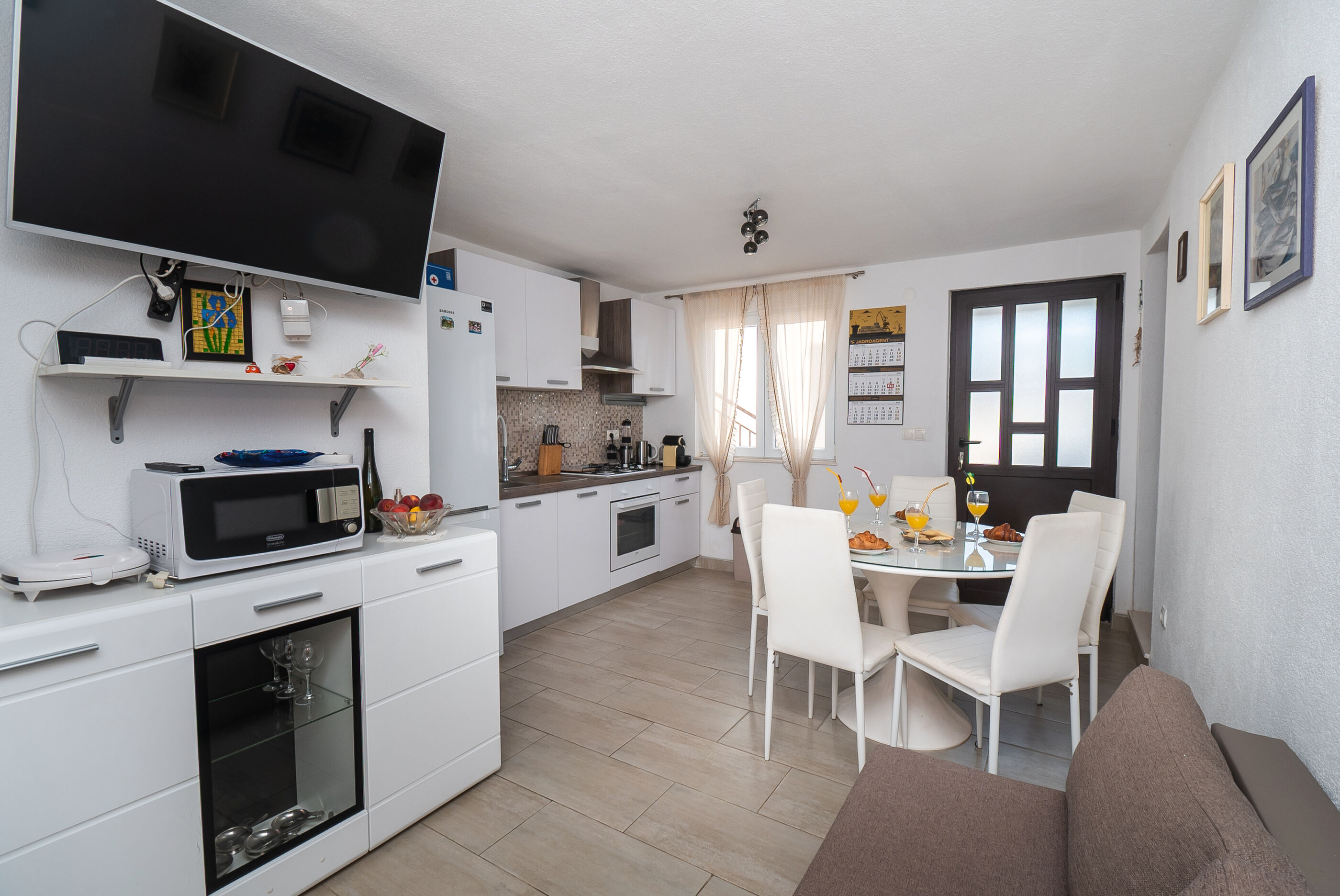 Apartments Hrvatić 21571-A3