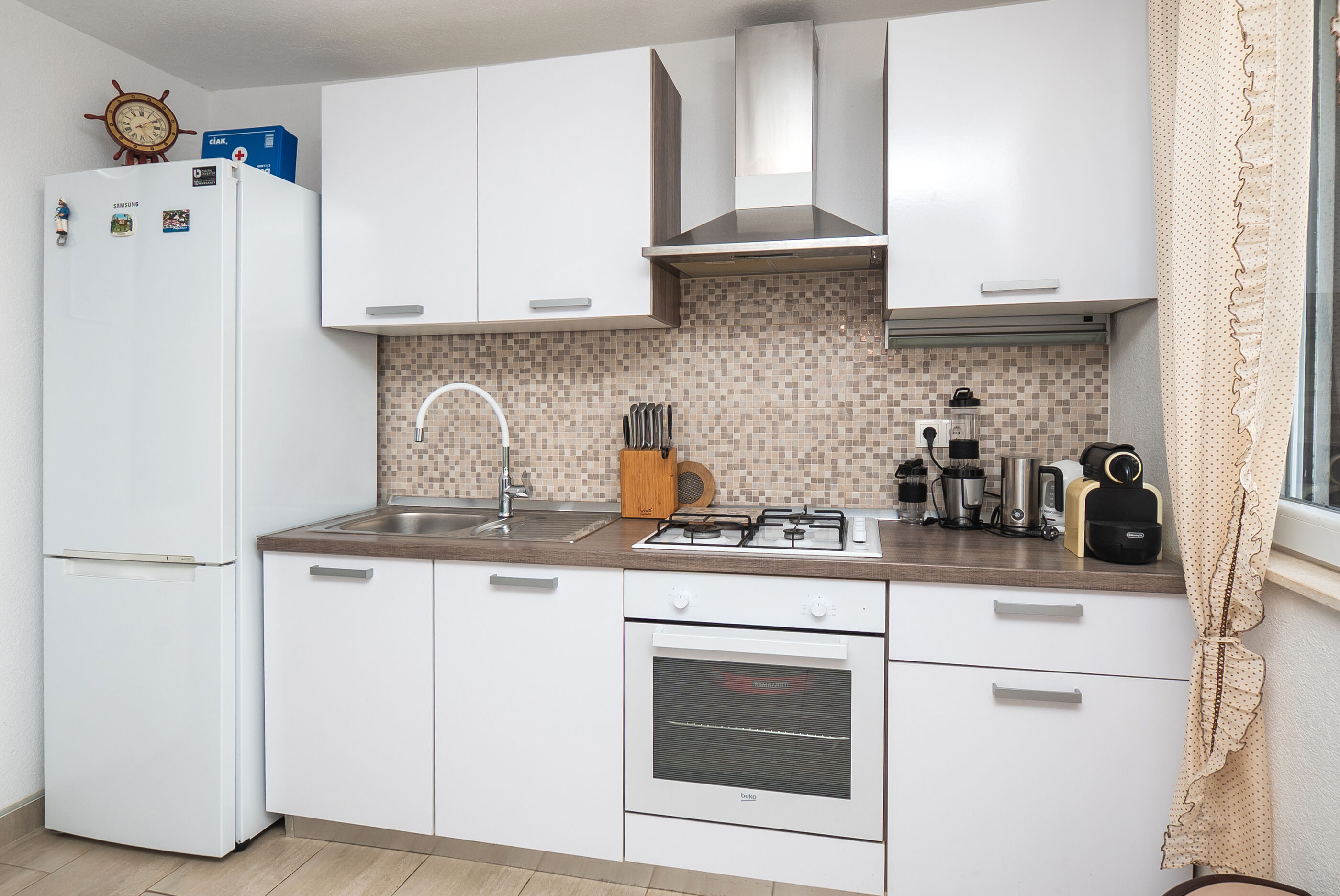 Apartments Hrvatić 21571-A3