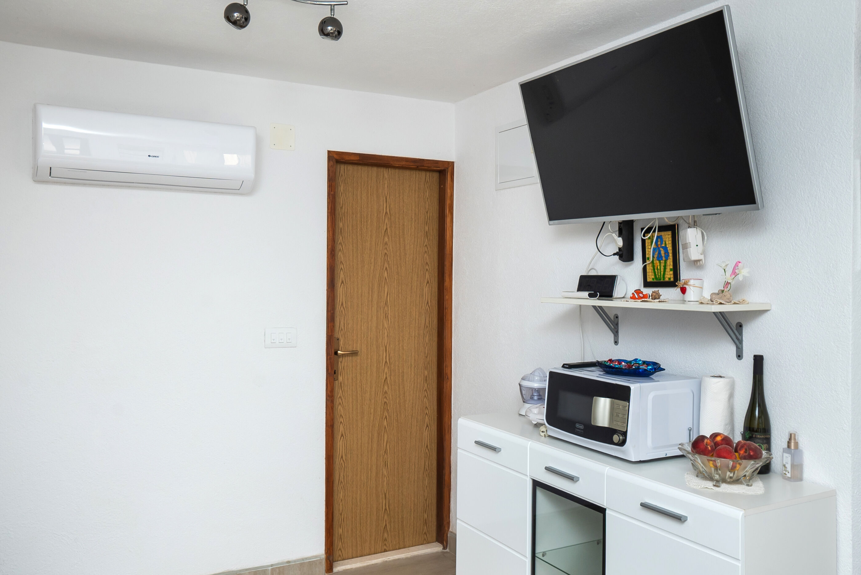 Apartments Hrvatić 21571-A3