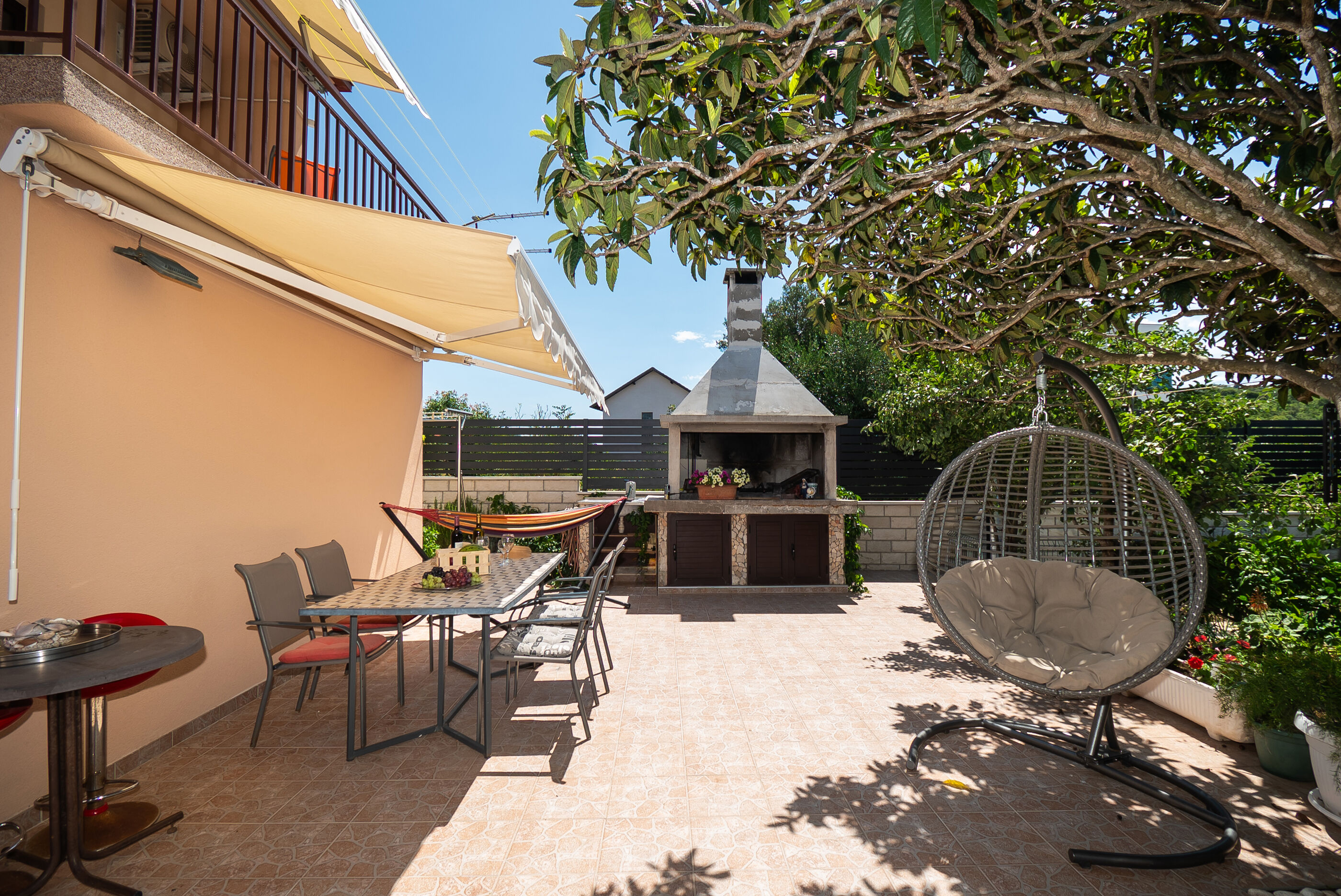 Apartments Hrvatić 21571-A1