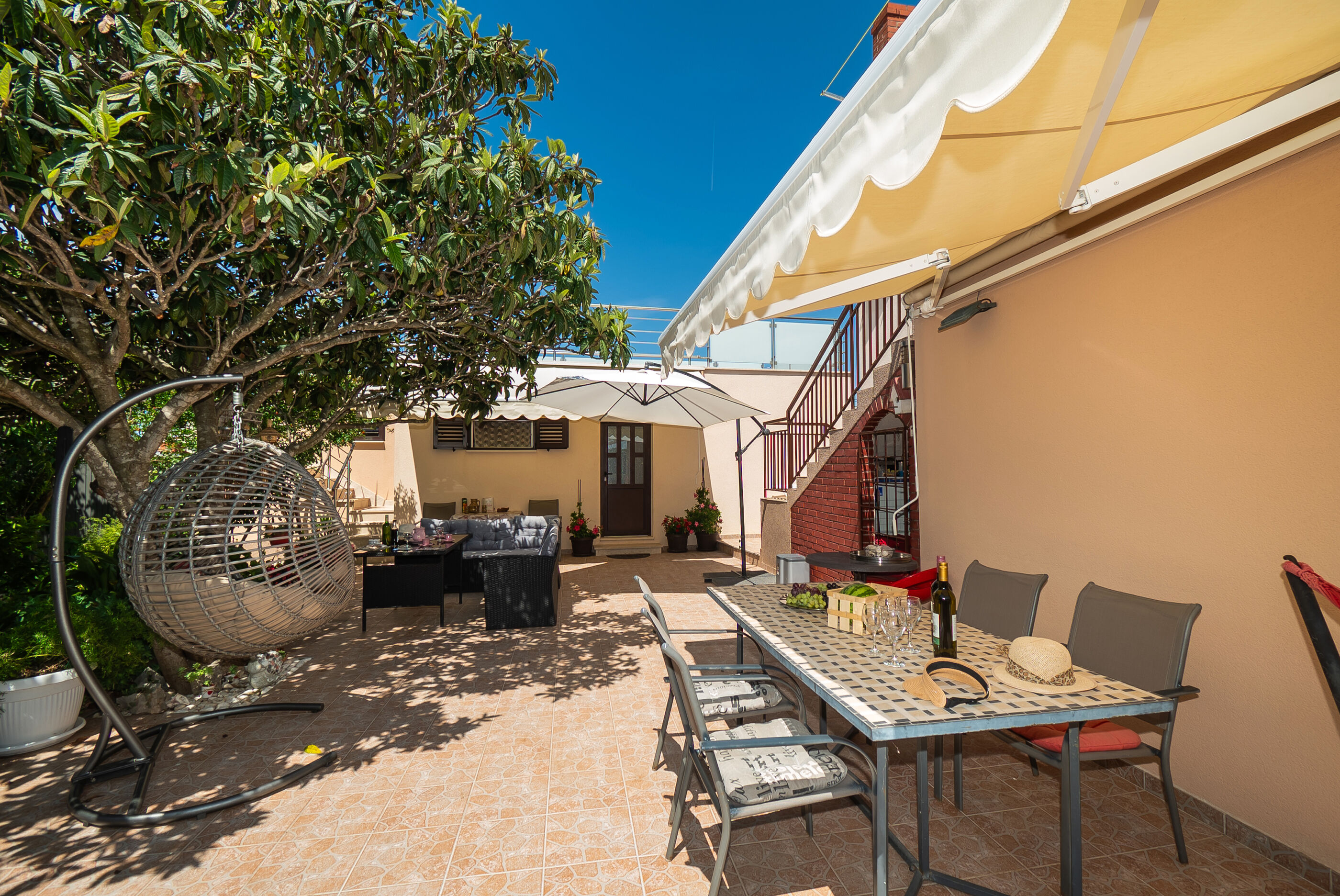 Apartments Hrvatić 21571-A1