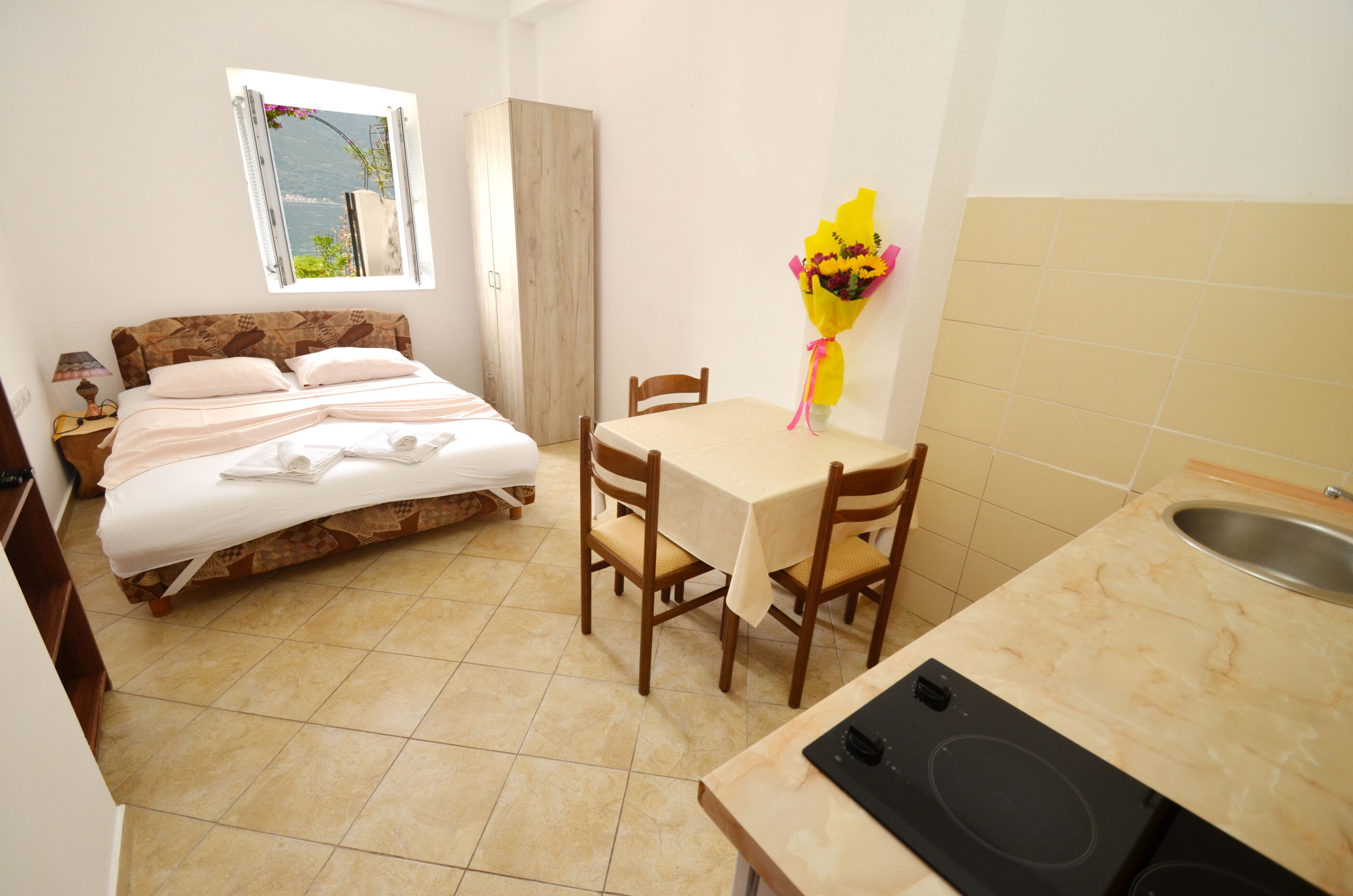 Apartments Mir i dobro 93491-A1