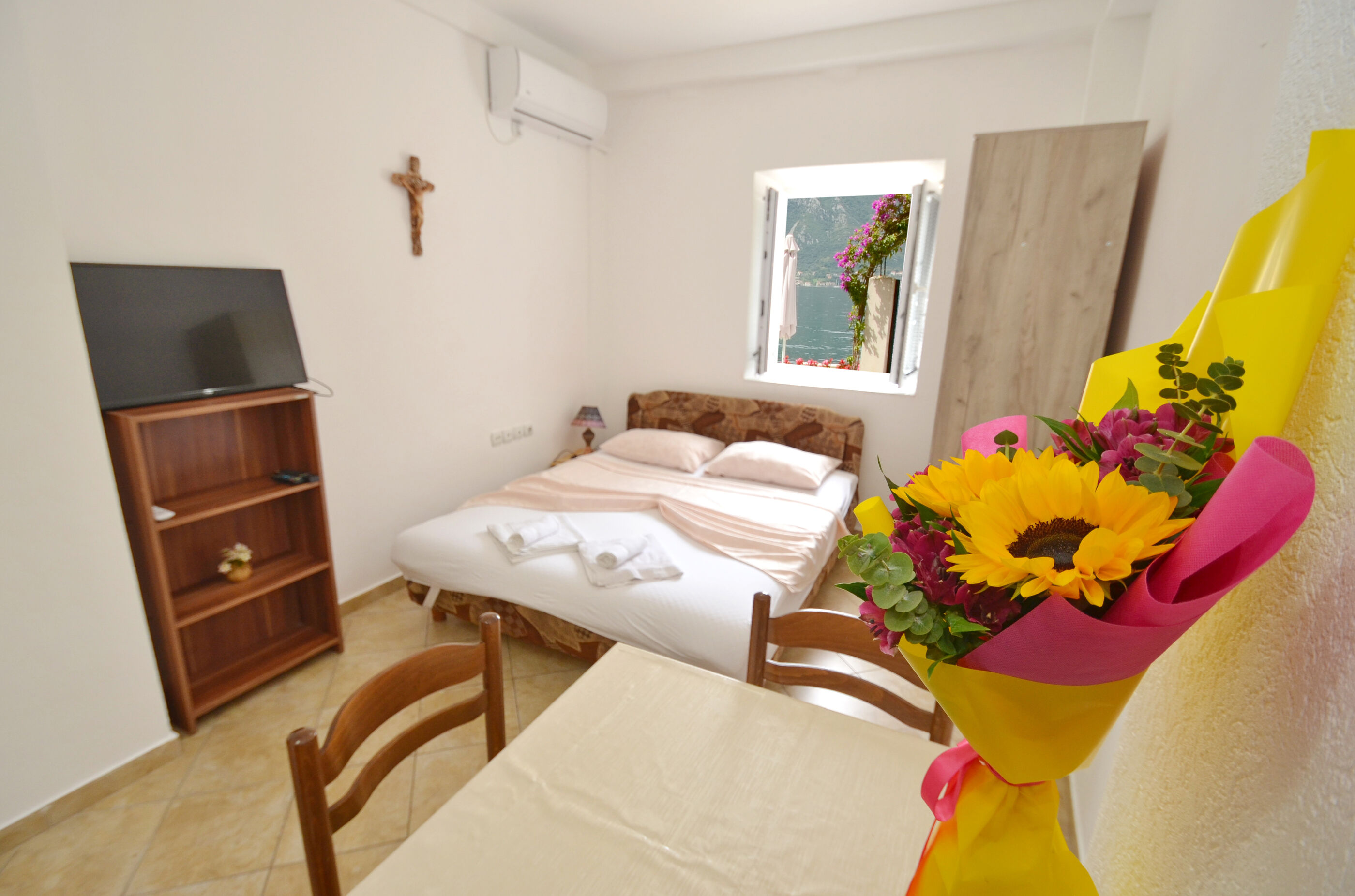 Apartments Mir i dobro 93491-A1