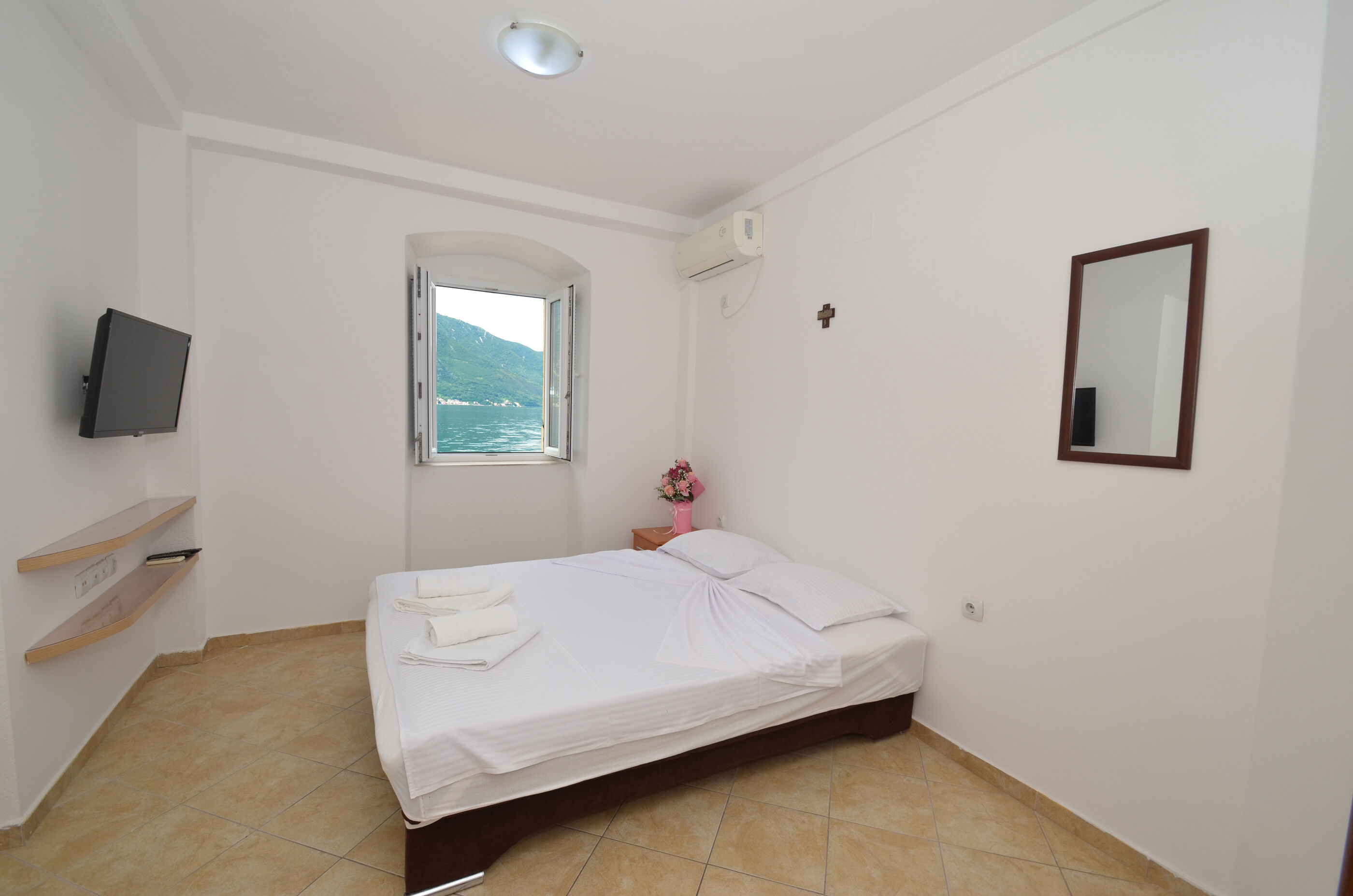 Apartments Mir i dobro 93491-A2