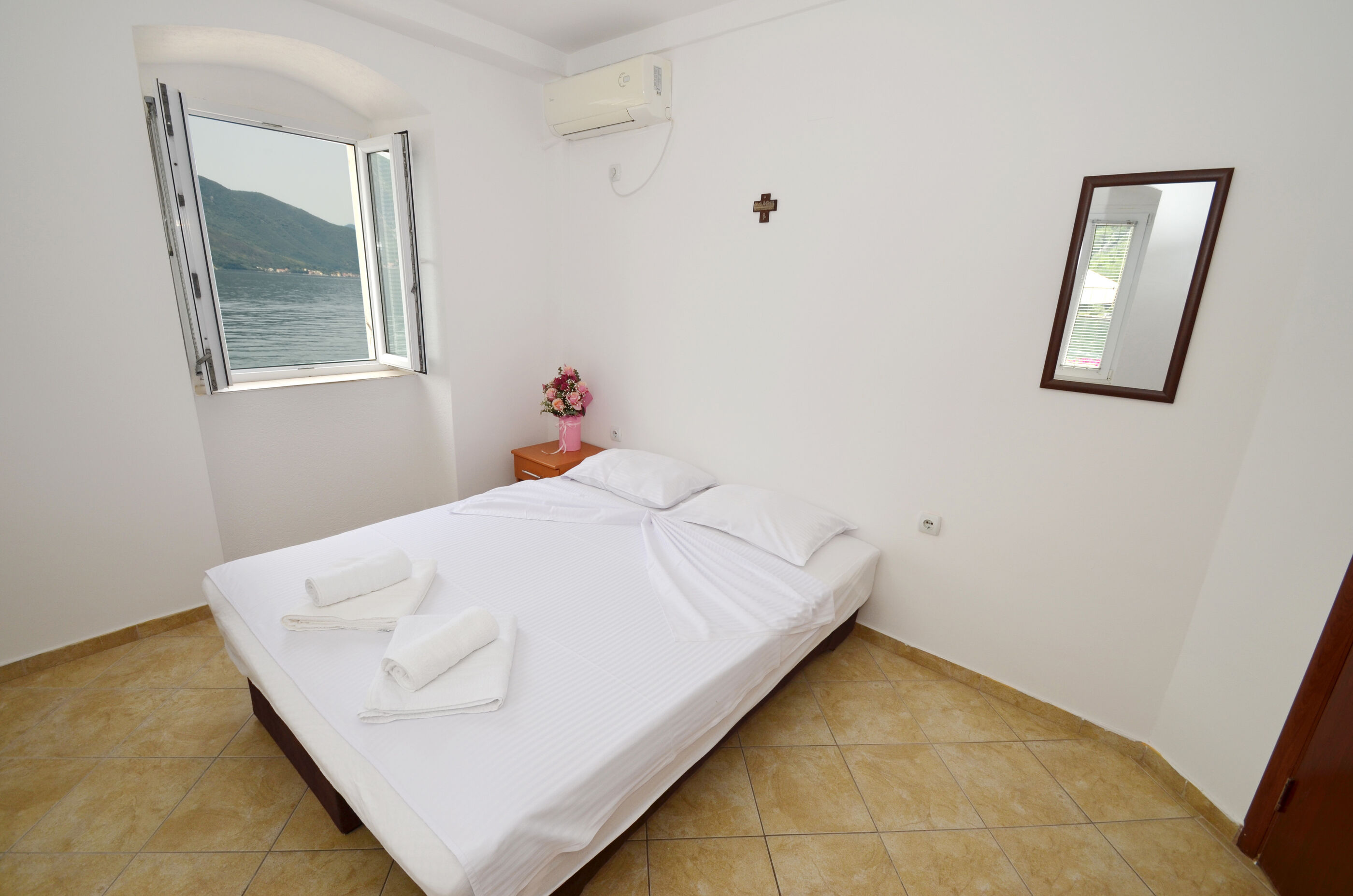 Apartments Mir i dobro 93491-A2