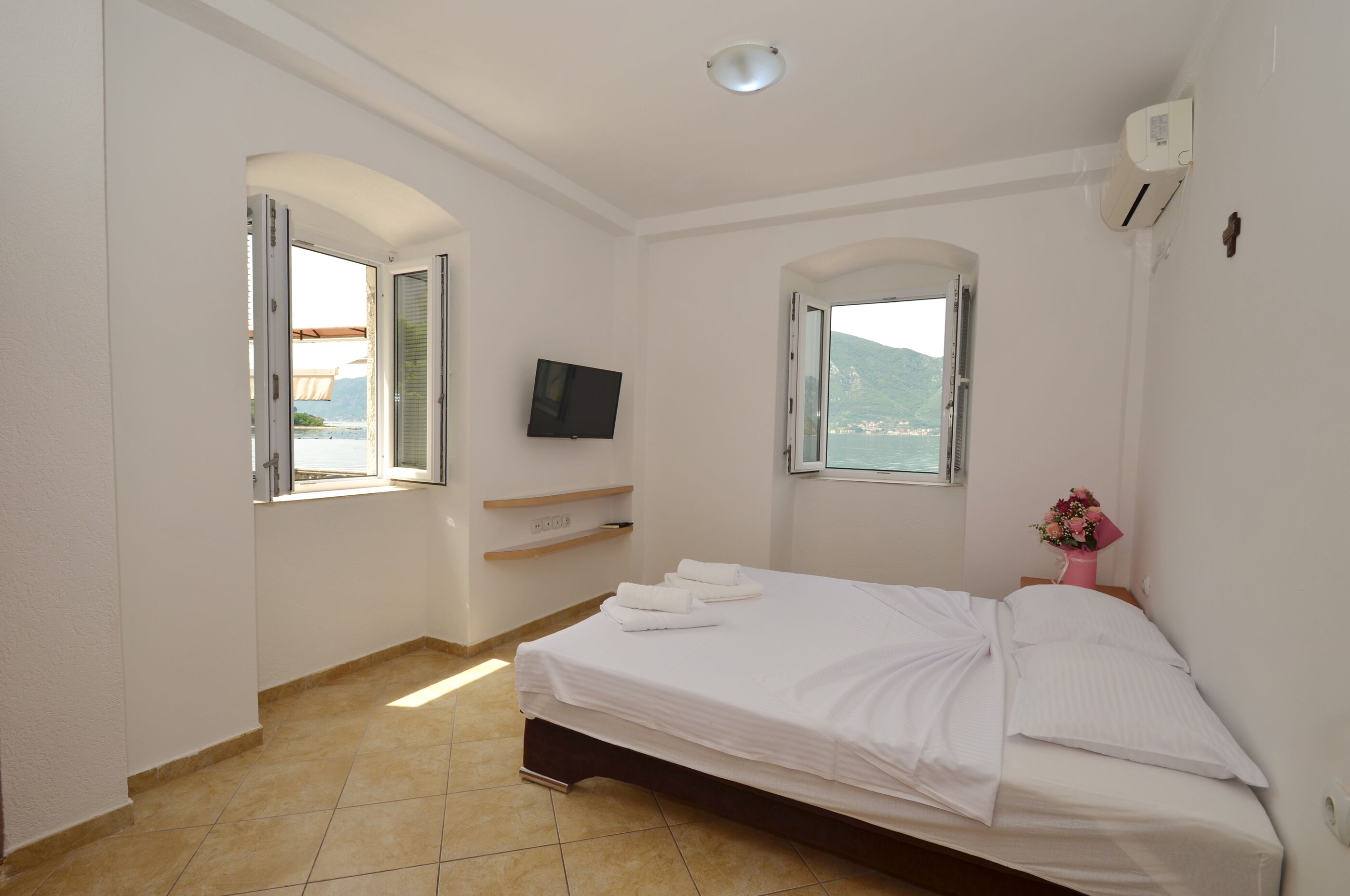 Apartments Mir i dobro 93491-A2