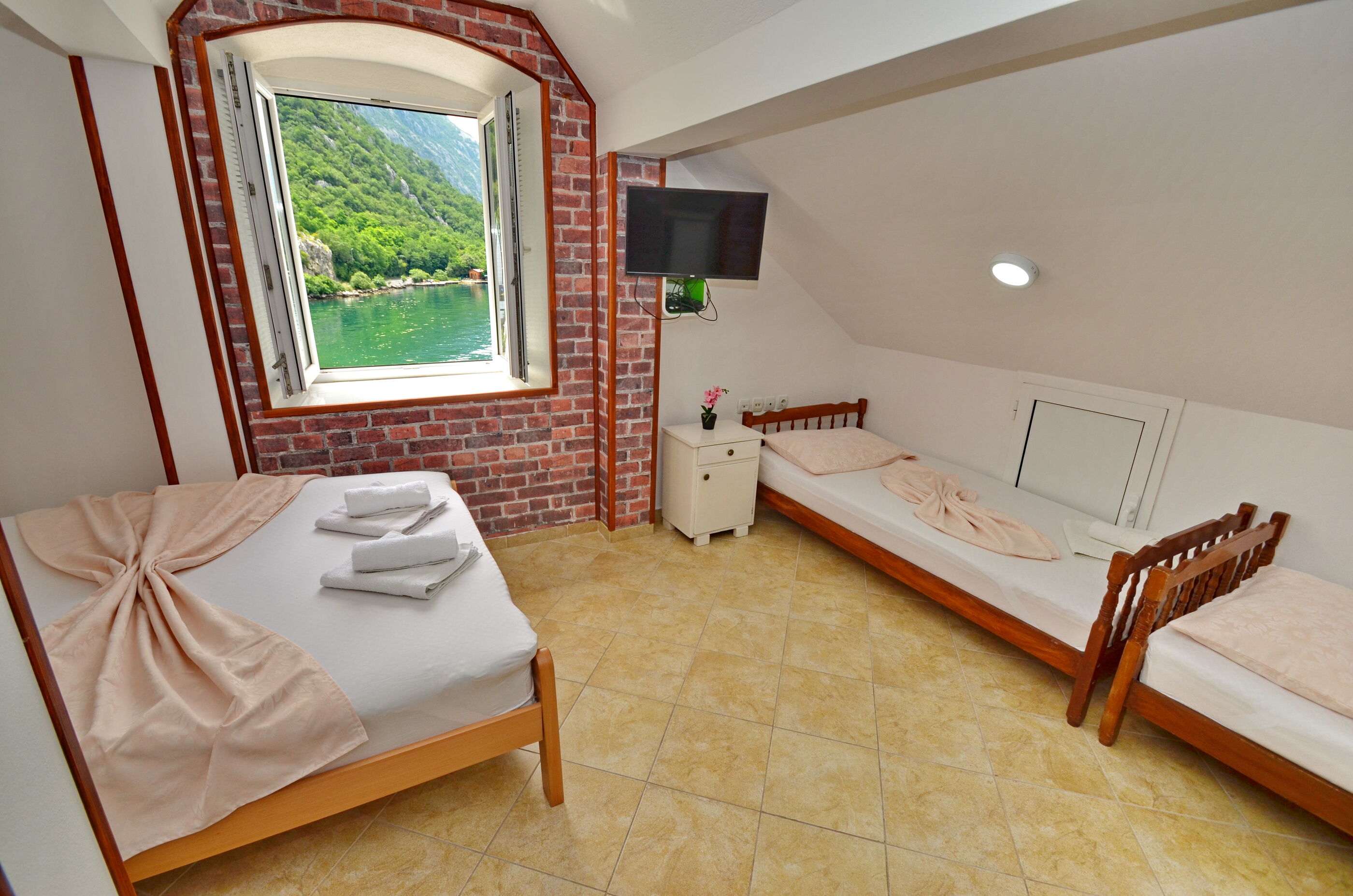 Apartments Mir i dobro 93491-A4