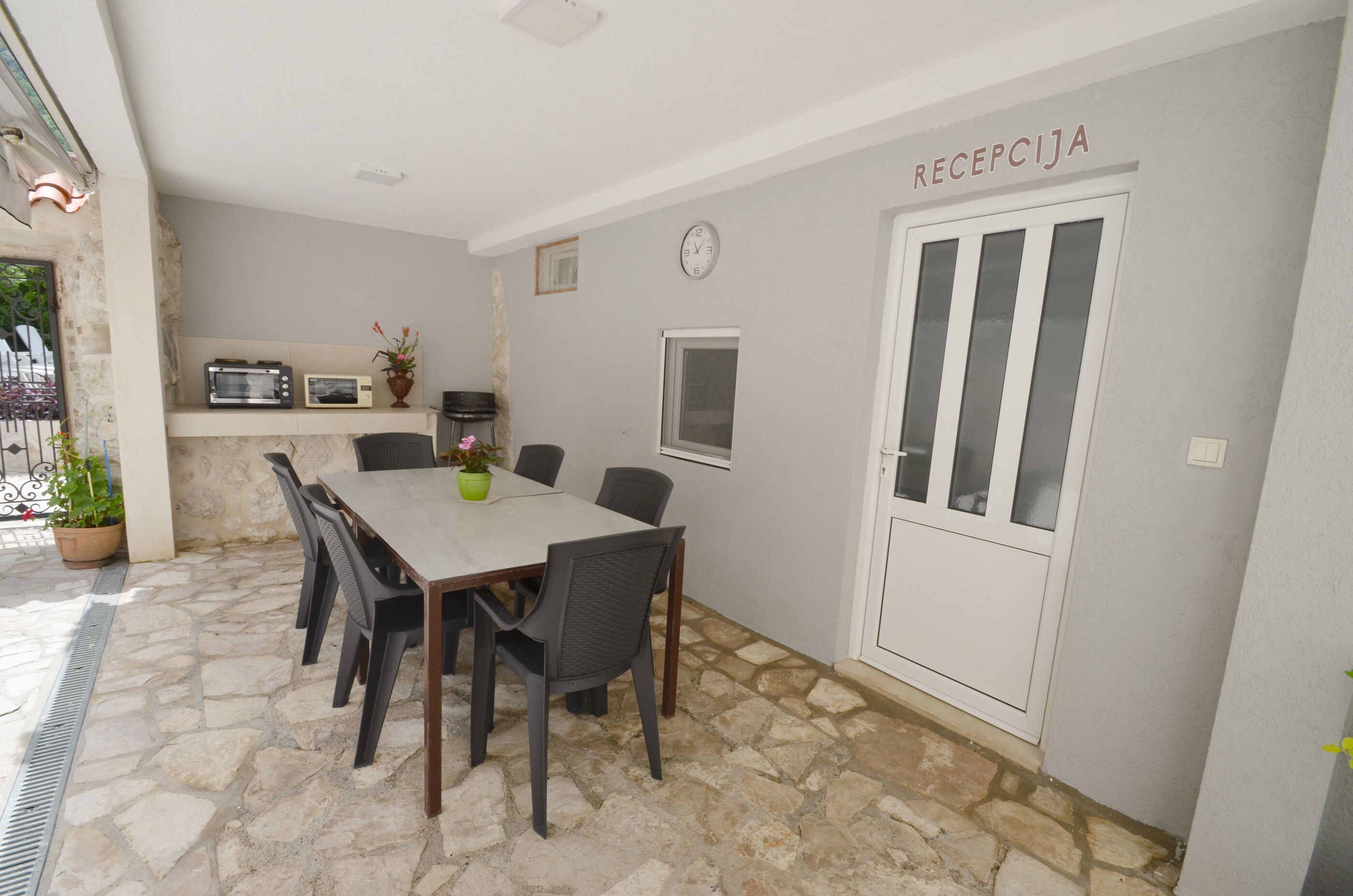 Apartments Mir i dobro 93491-A1