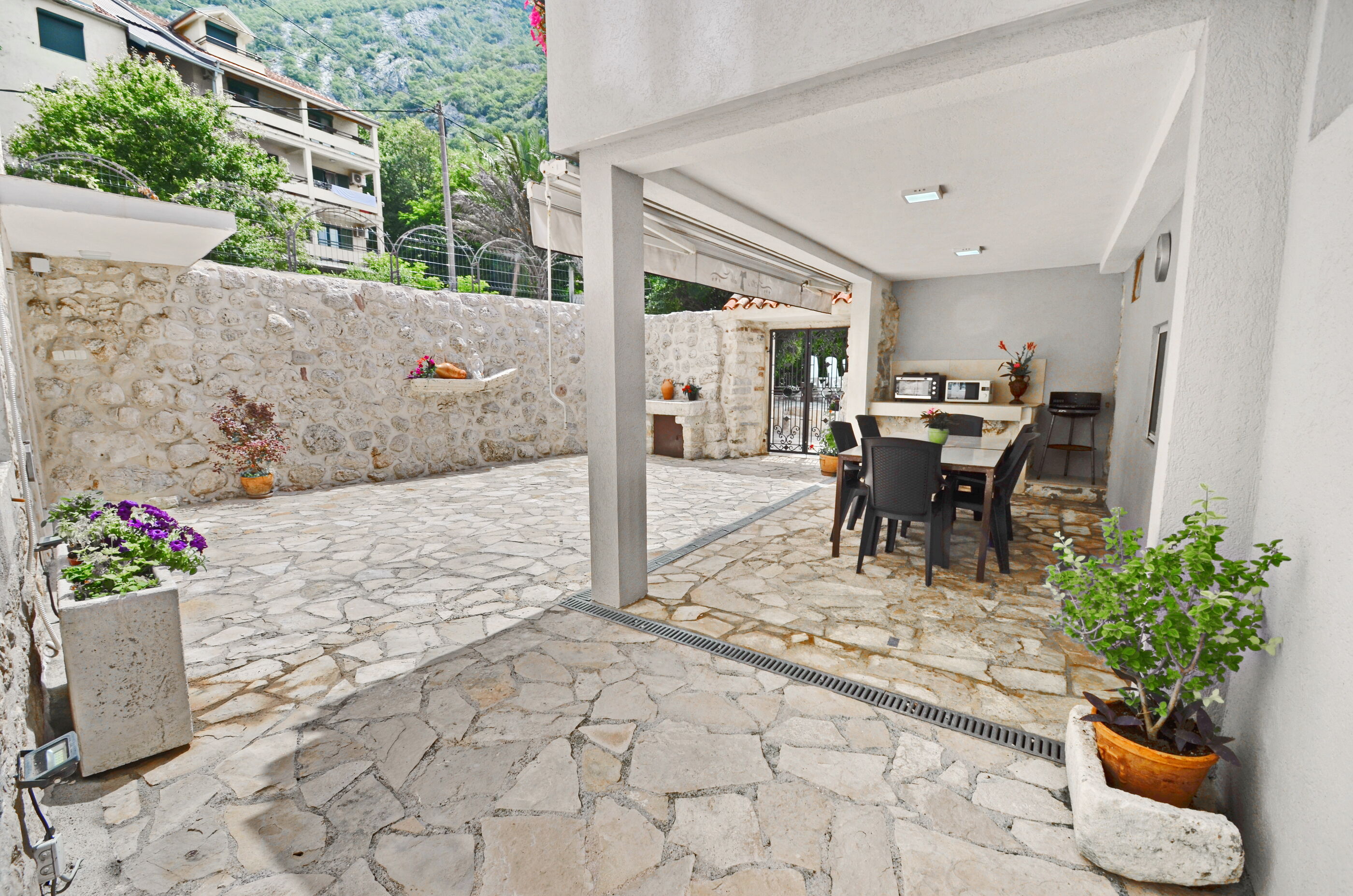 Apartments Mir i dobro 93491-A1