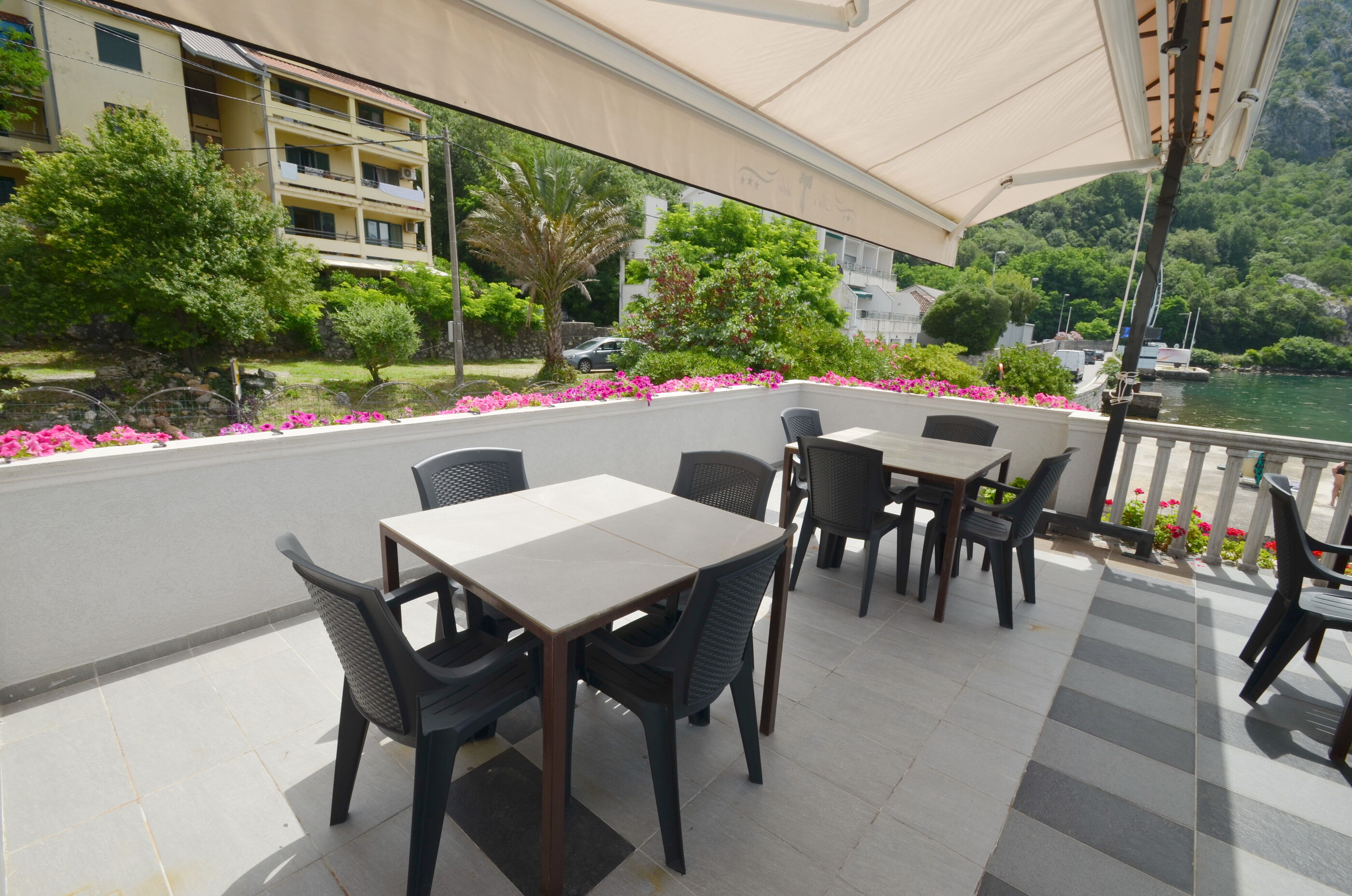 Apartments Mir i dobro 93491-A1