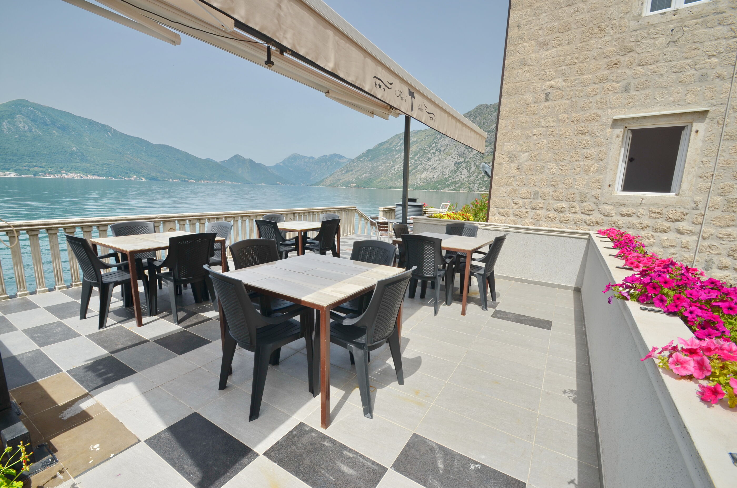 Apartments Mir i dobro 93491-A1