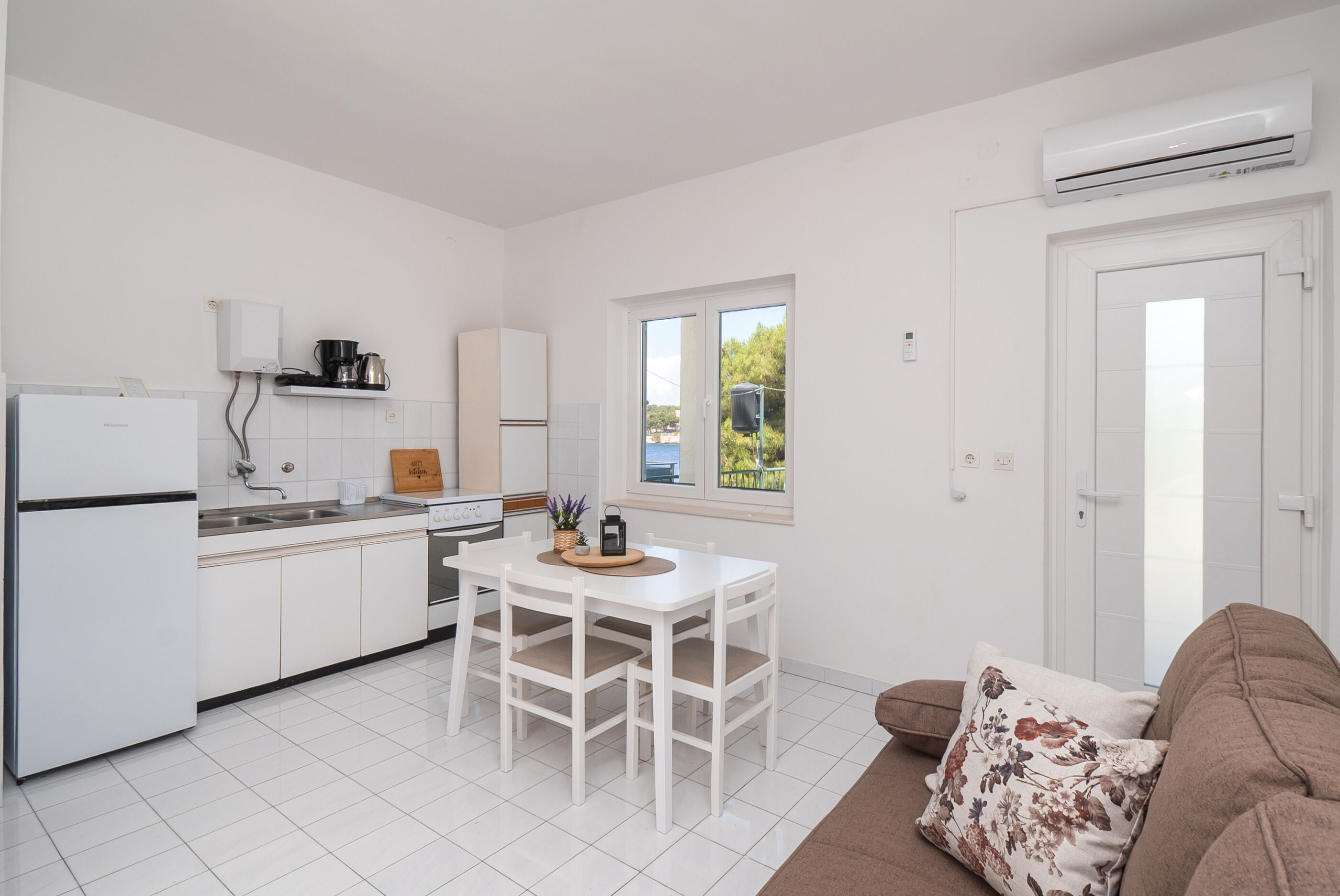 Apartments Ivica 22071-A1