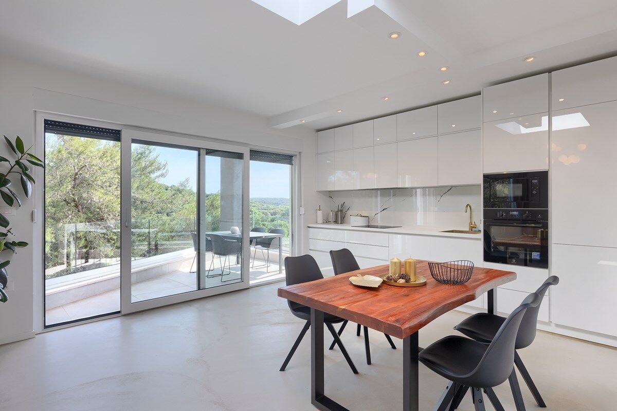 Villa Black and White 74317-K1