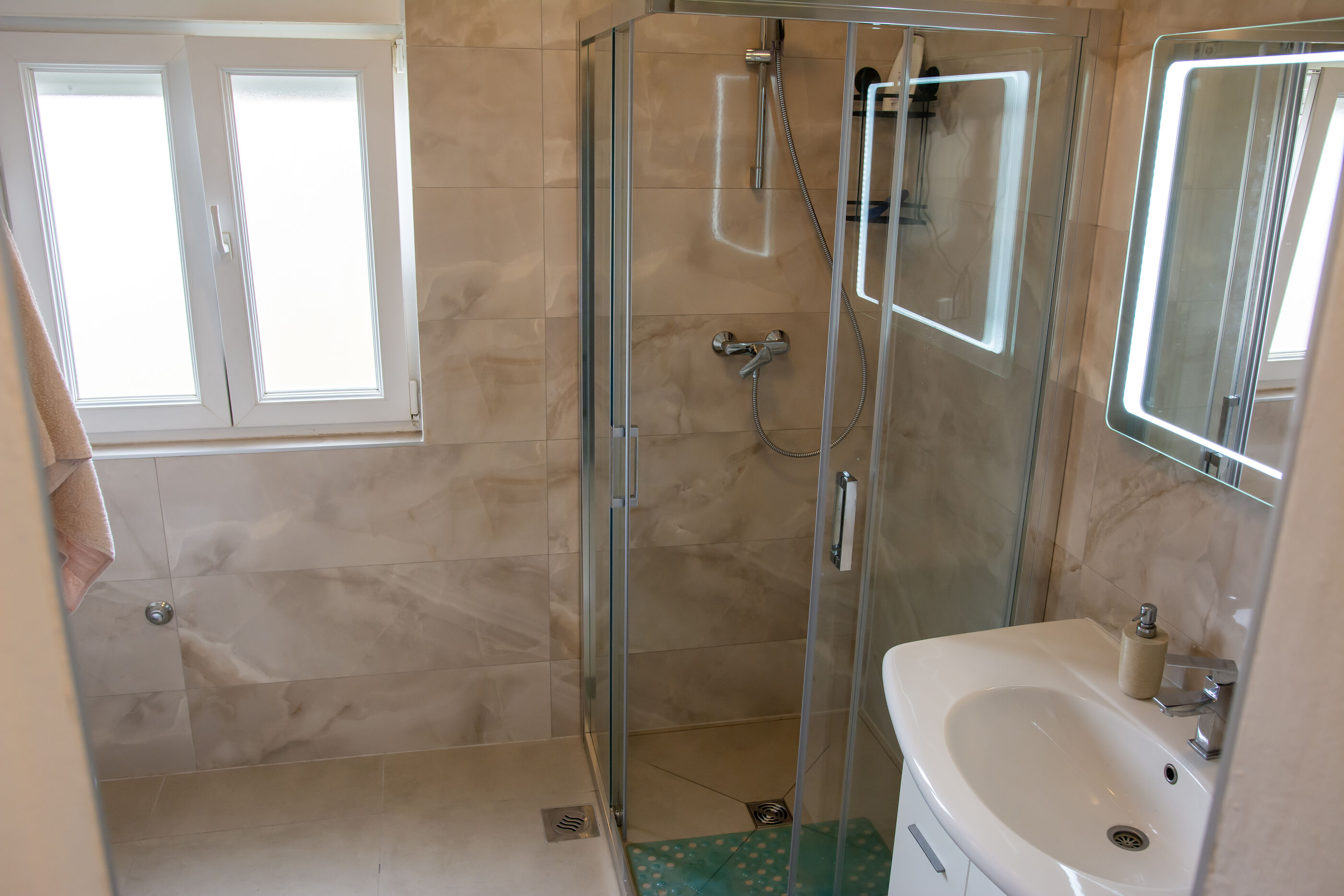 Apartments Marko 16566-A1