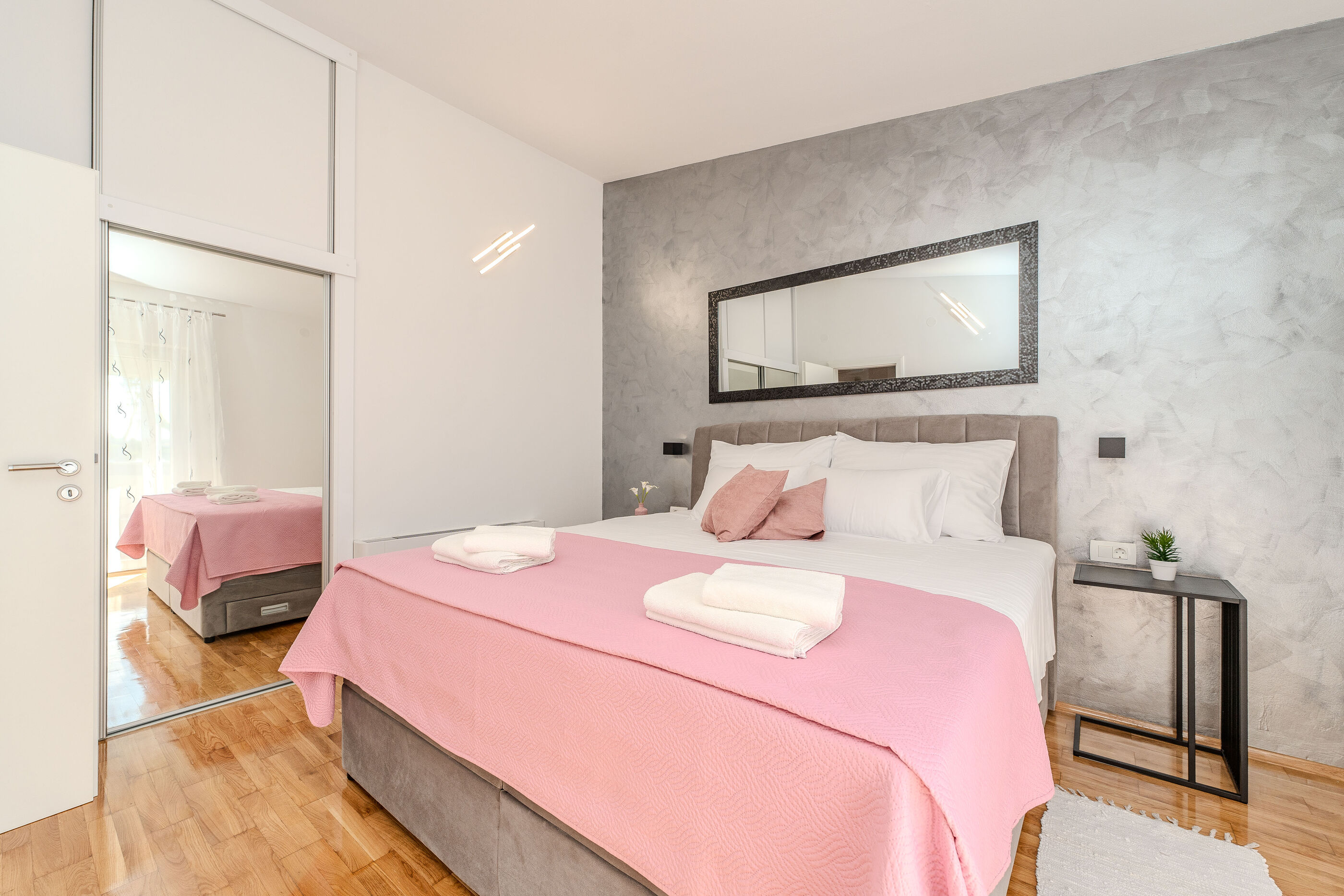 Apartments Grbic 64135-A1