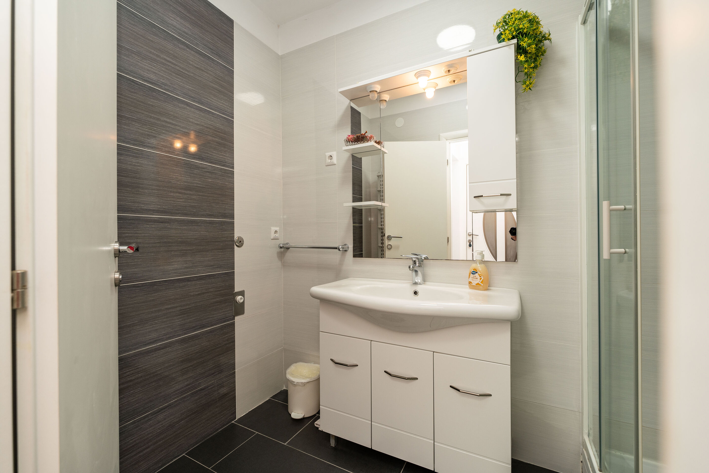 Apartments Grbic 64135-A4