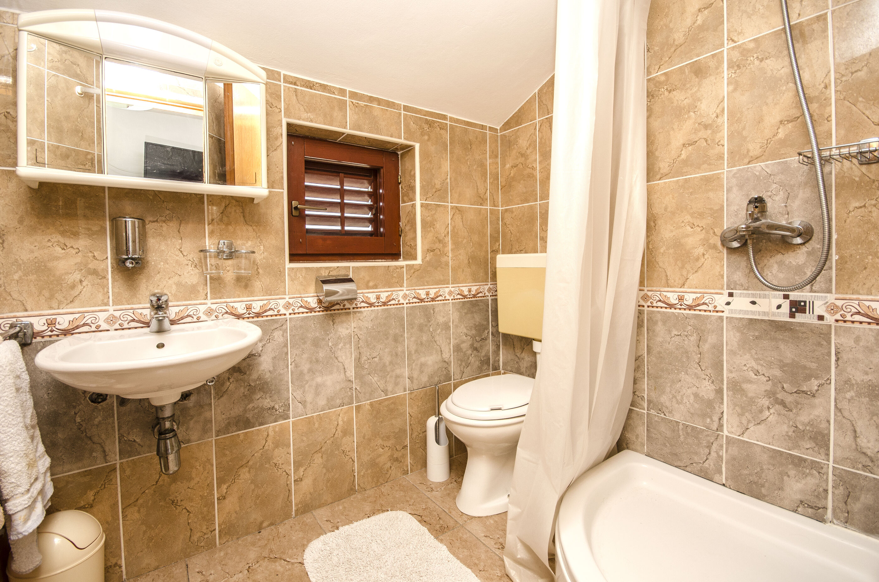 Apartments Josip 114181-A1