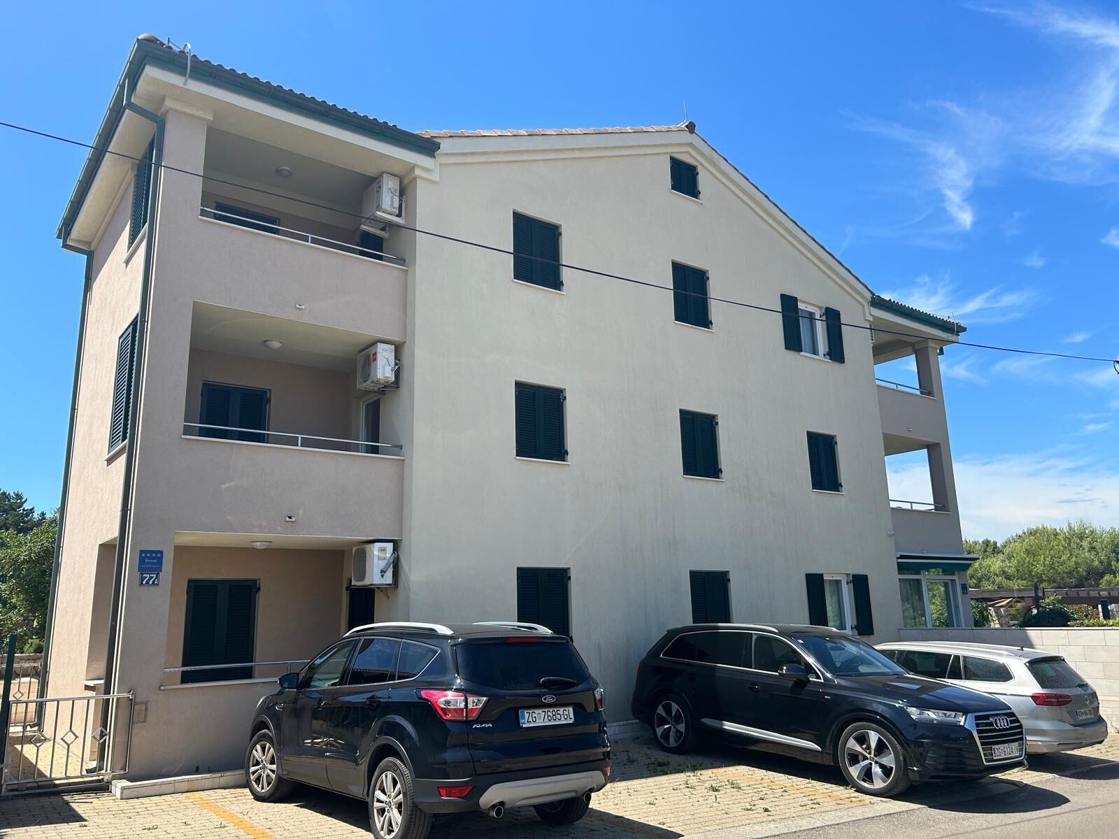 Apartment Tara 62052-A1