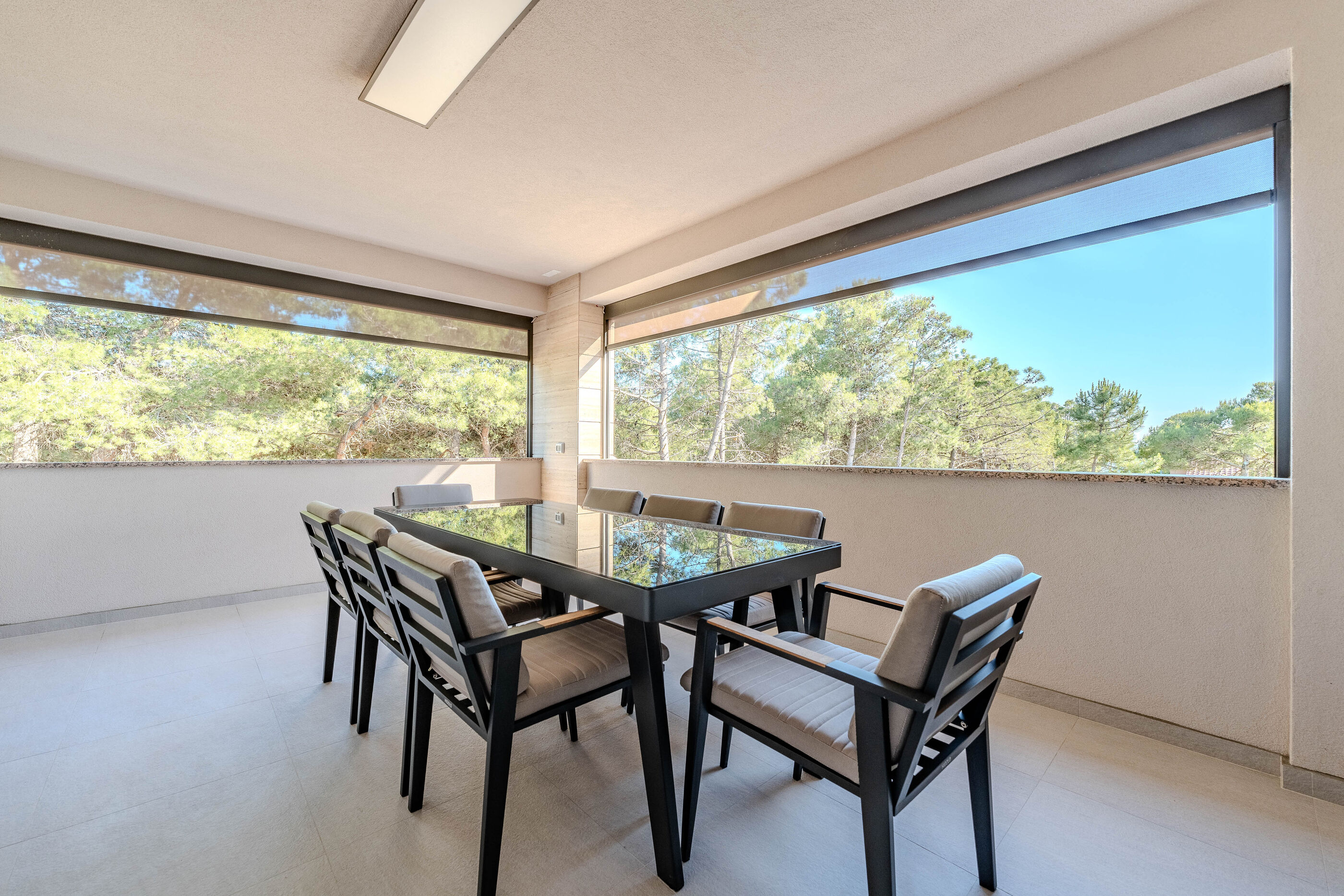 Apartments Villa Royal 44969-A1