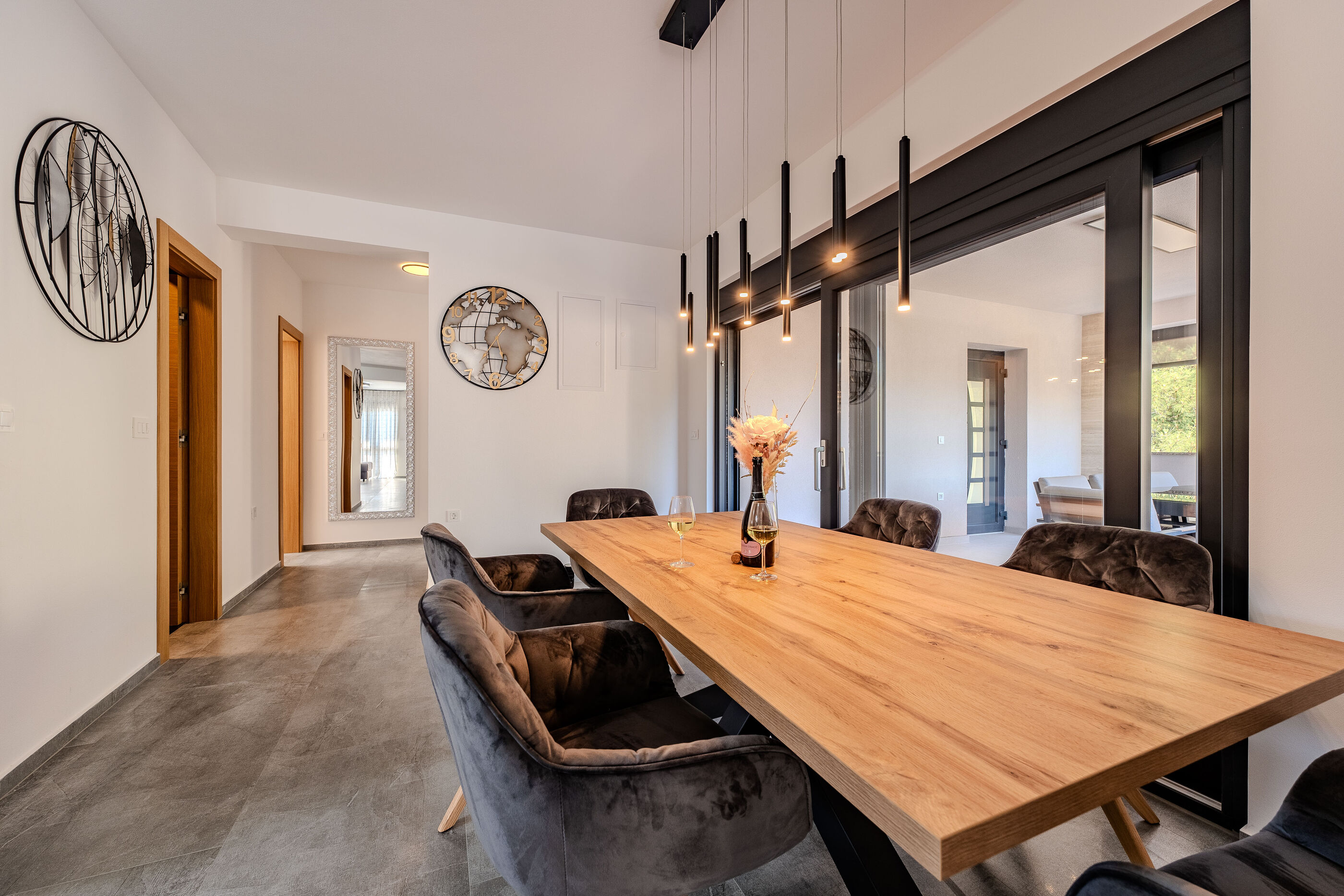 Apartments Villa Royal 44969-A1