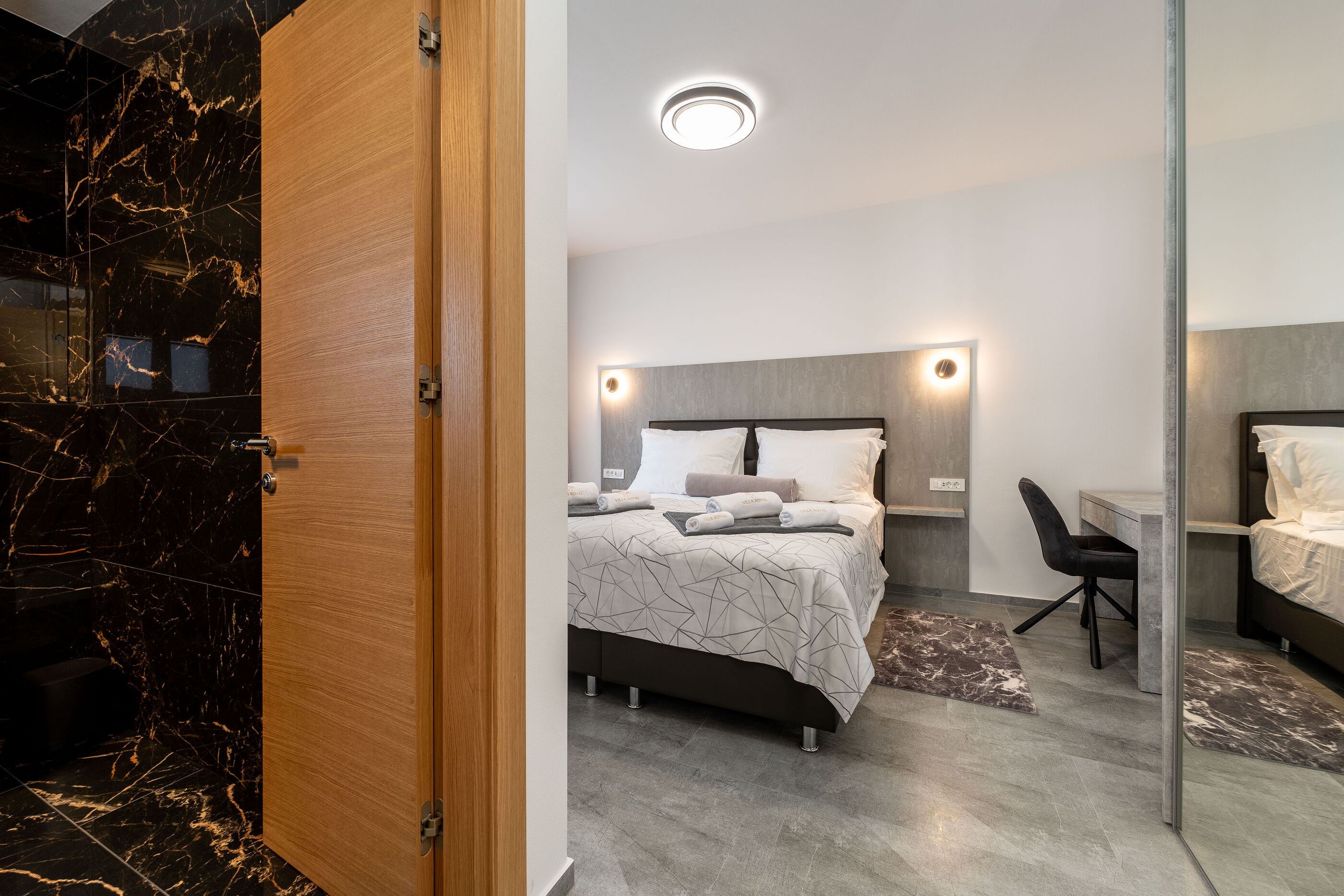 Apartments Villa Royal 44969-A1