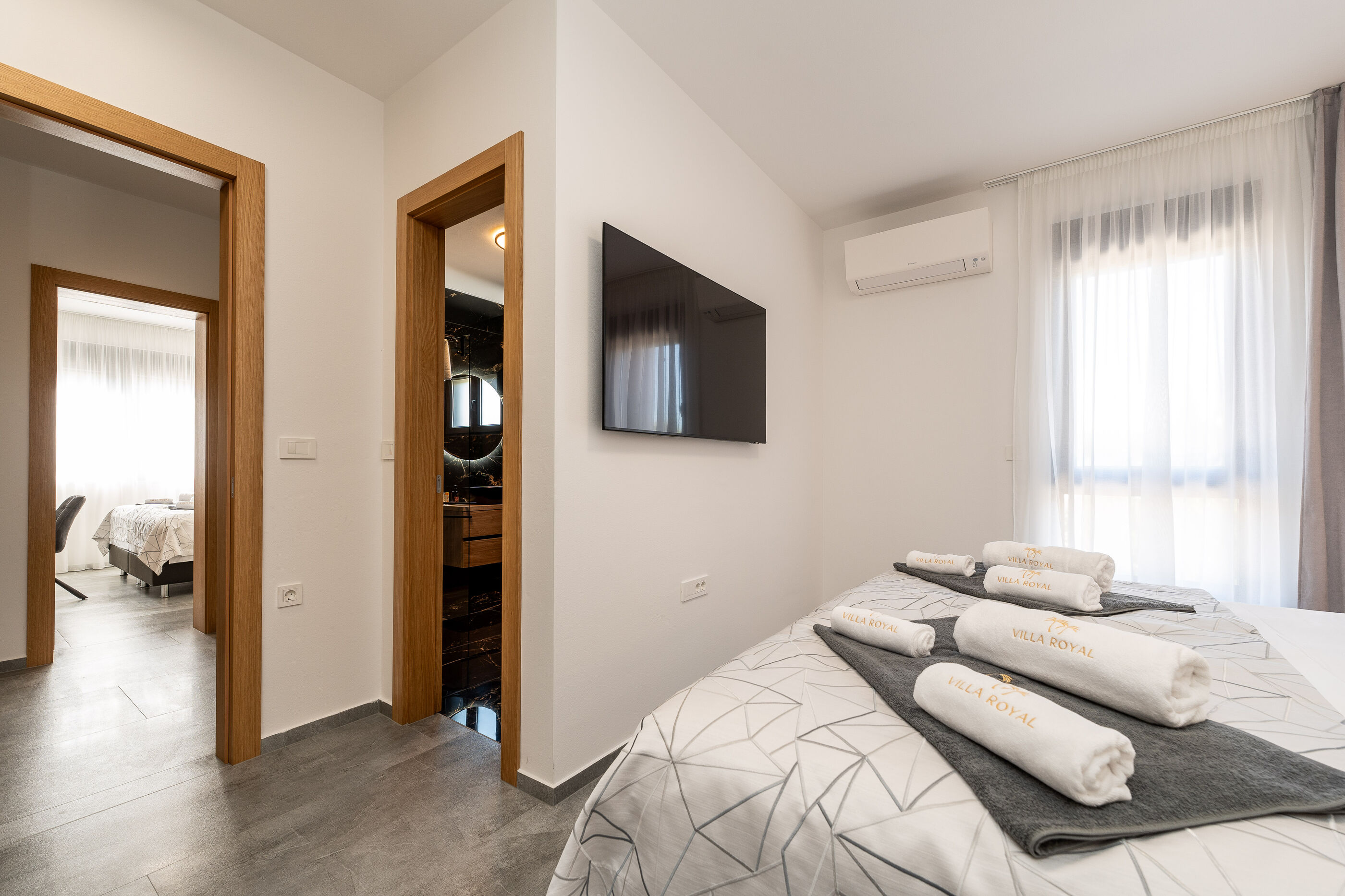 Apartments Villa Royal 44969-A1
