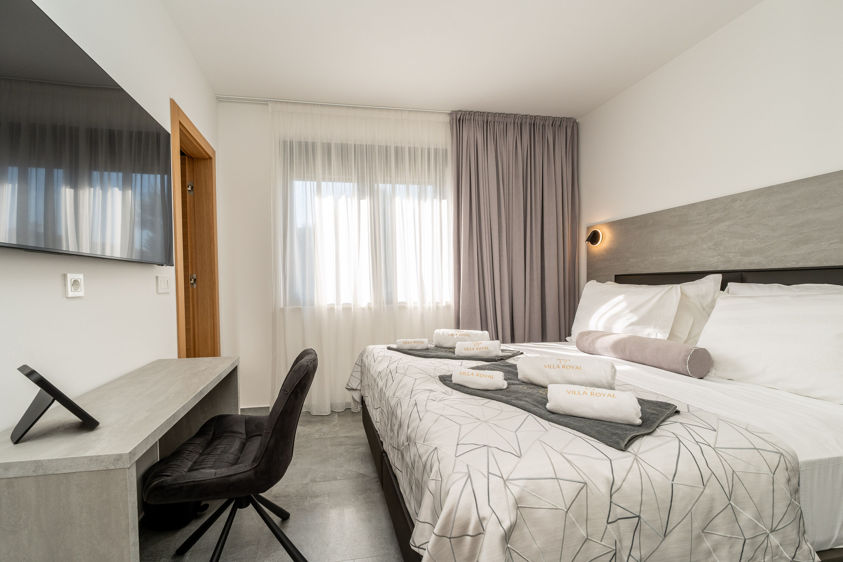 Apartments Villa Royal 44969-A1